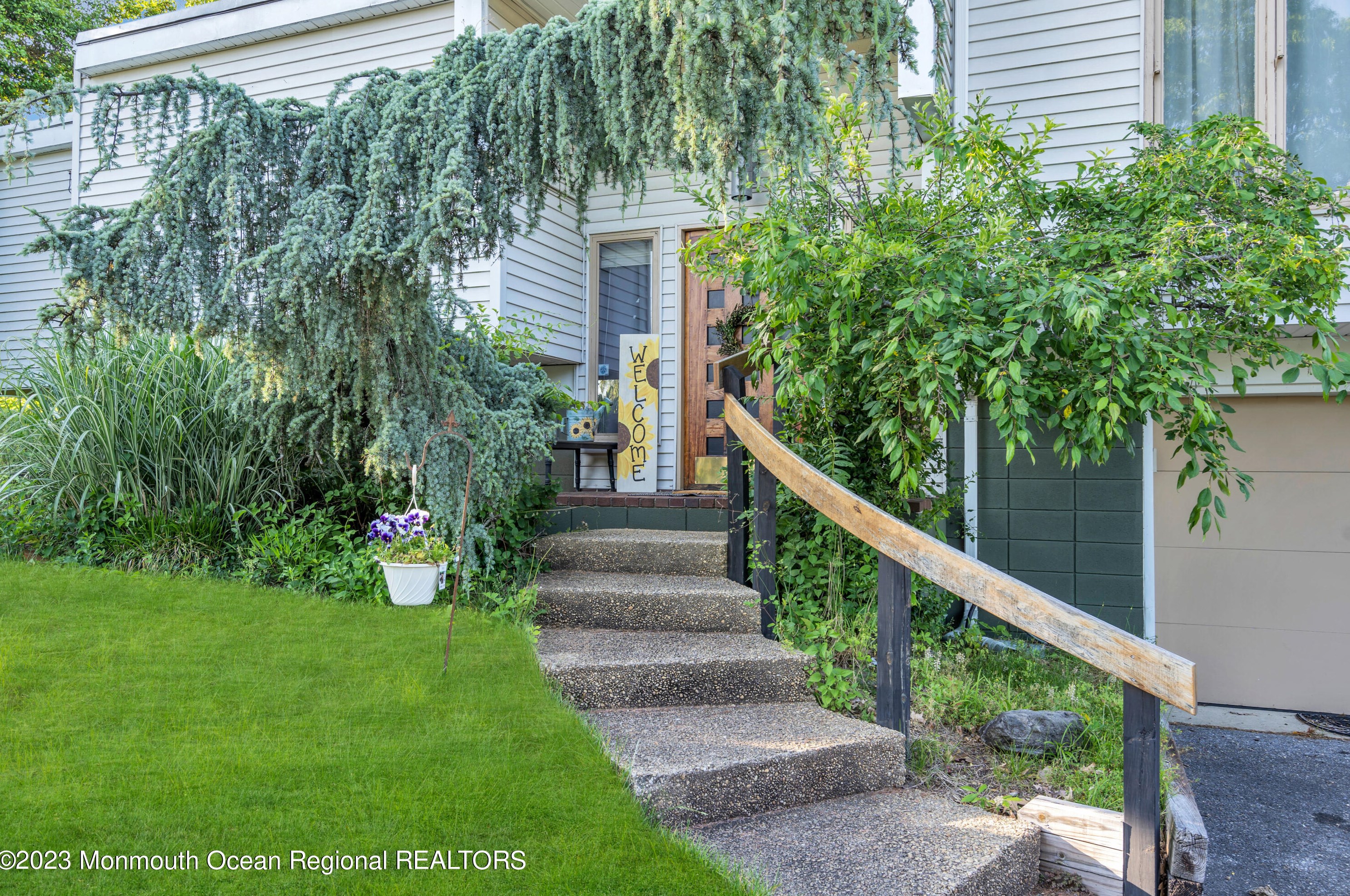 134 Cranmoor Dr, Toms River, NJ 08753-6806