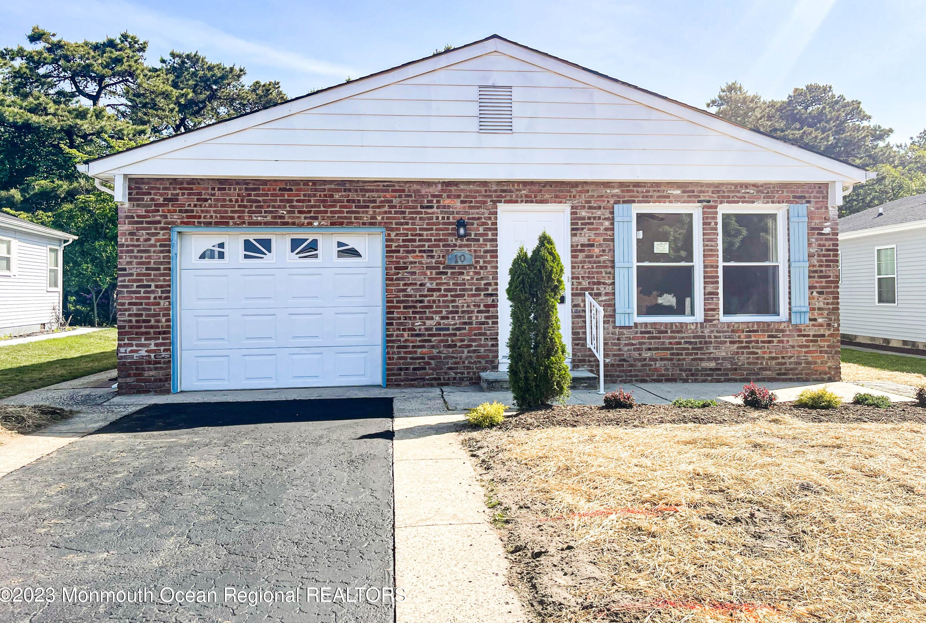 10 Sabinas St, Toms River, NJ 08757-6153