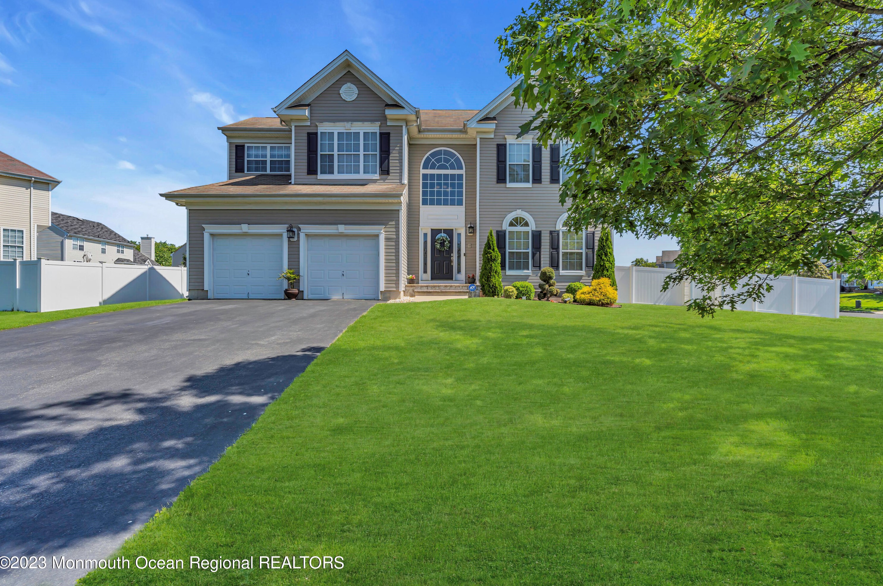 19 Victoria Cir, Jackson Twp, NJ 08527