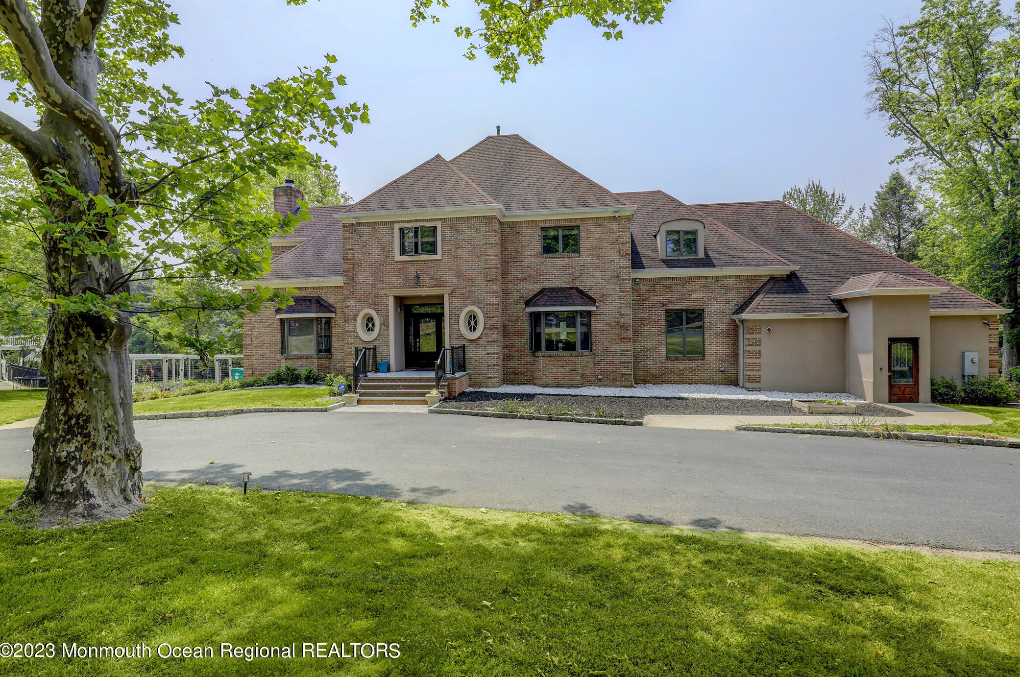 2 The Summit, Holmdel Village, NJ 07733