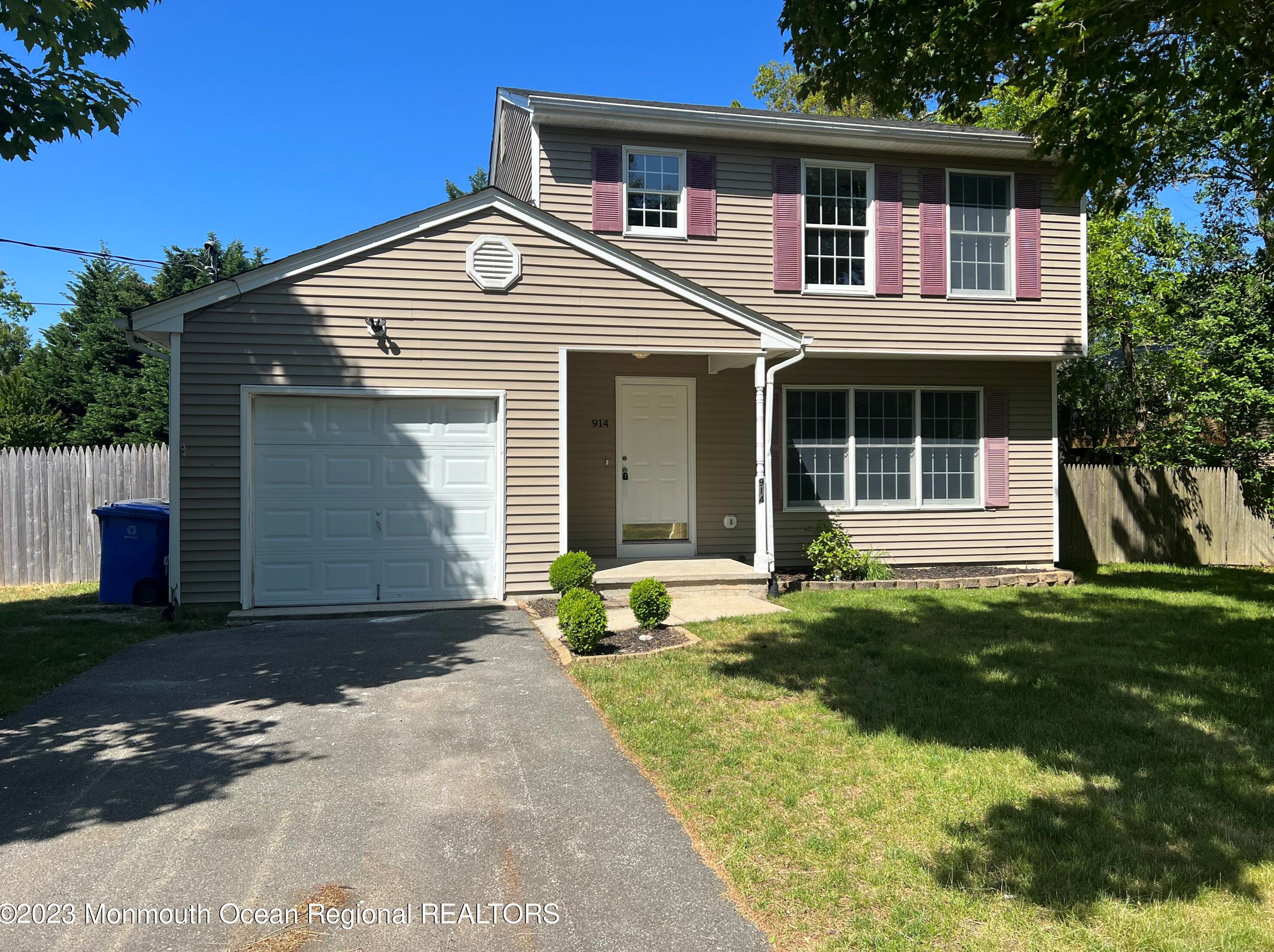 914 Sandy Cir, Cedar Bonnet Island, NJ 08050