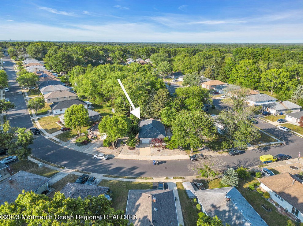 1682 Mount Everest Ln, Toms River, NJ 08753-1429