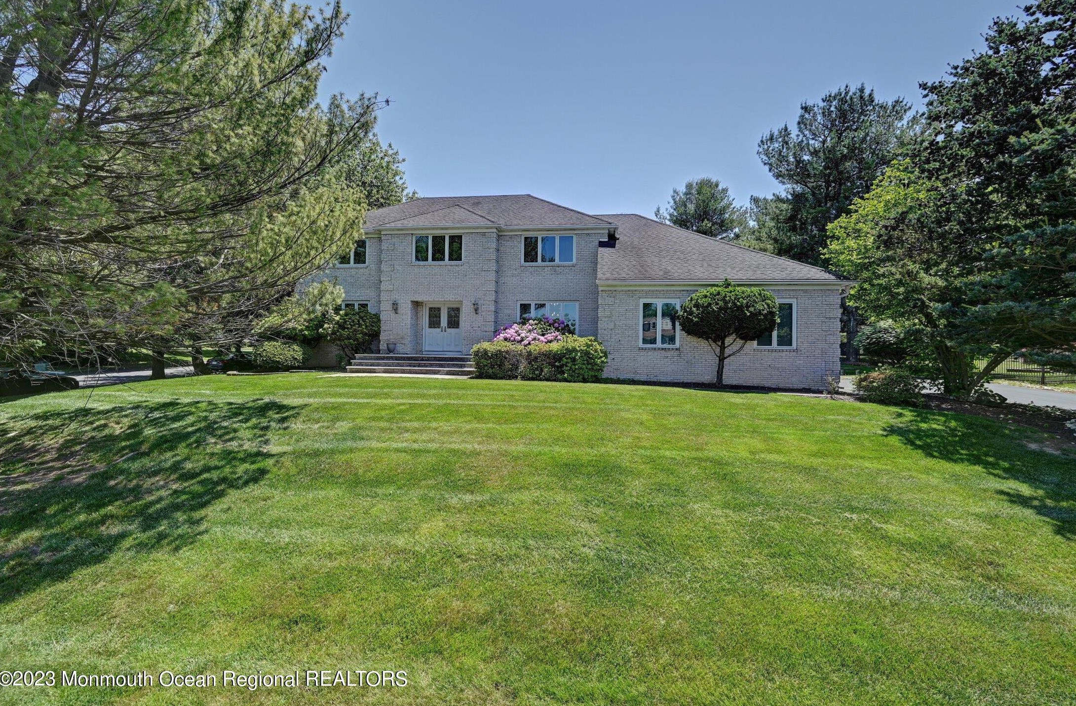 201 Nottingham Rd, Morganville, NJ 07751