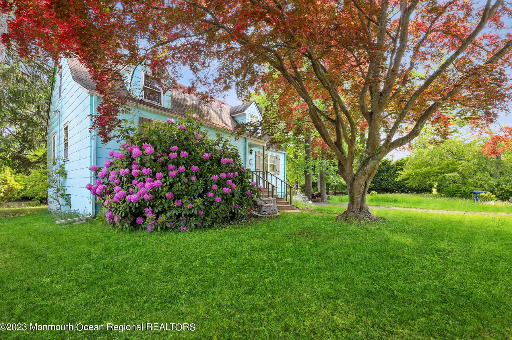 432 Redmond Ave, Oakhurst, NJ 07755