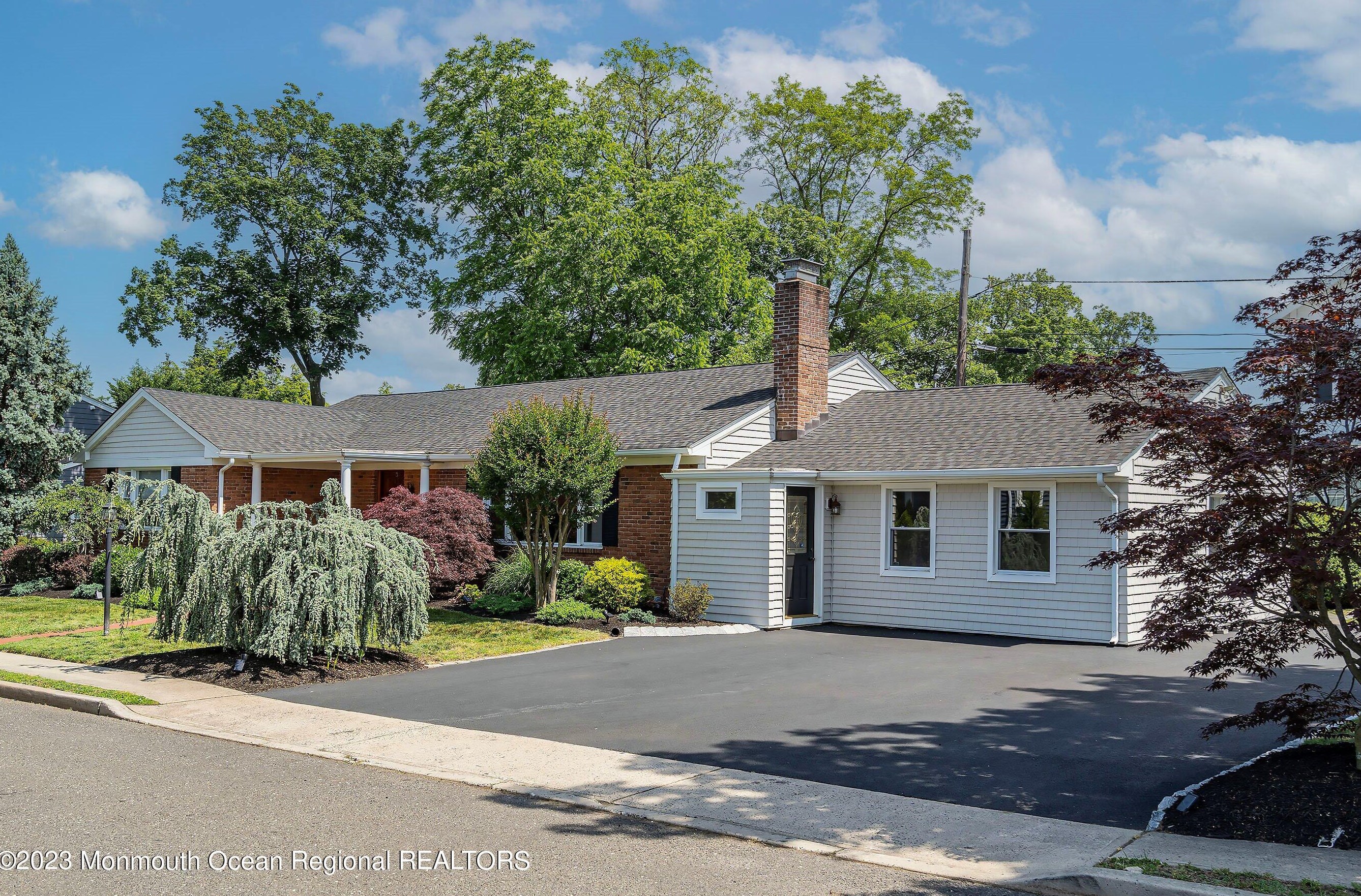 3 Caro Ct, Tinton Falls, NJ 07701