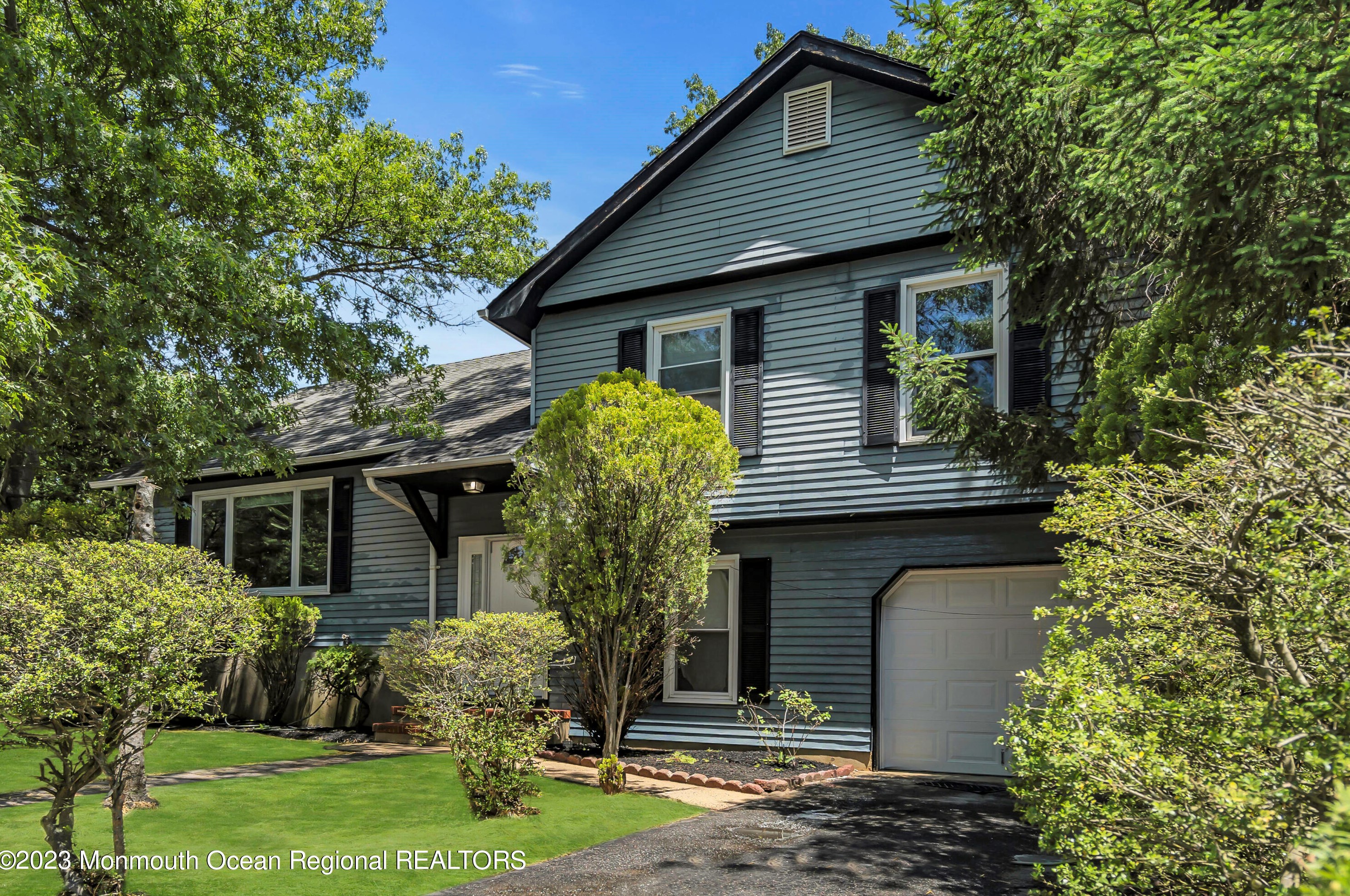 955 Hearthstone Dr, Lakewood, NJ 08701