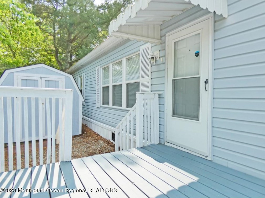 29 Oak Tree Ln, Cedar Bonnet Island, NJ 08050