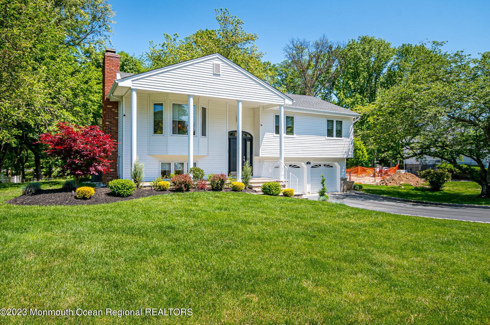25 Warren Dr, Matawan, NJ 07747-1815