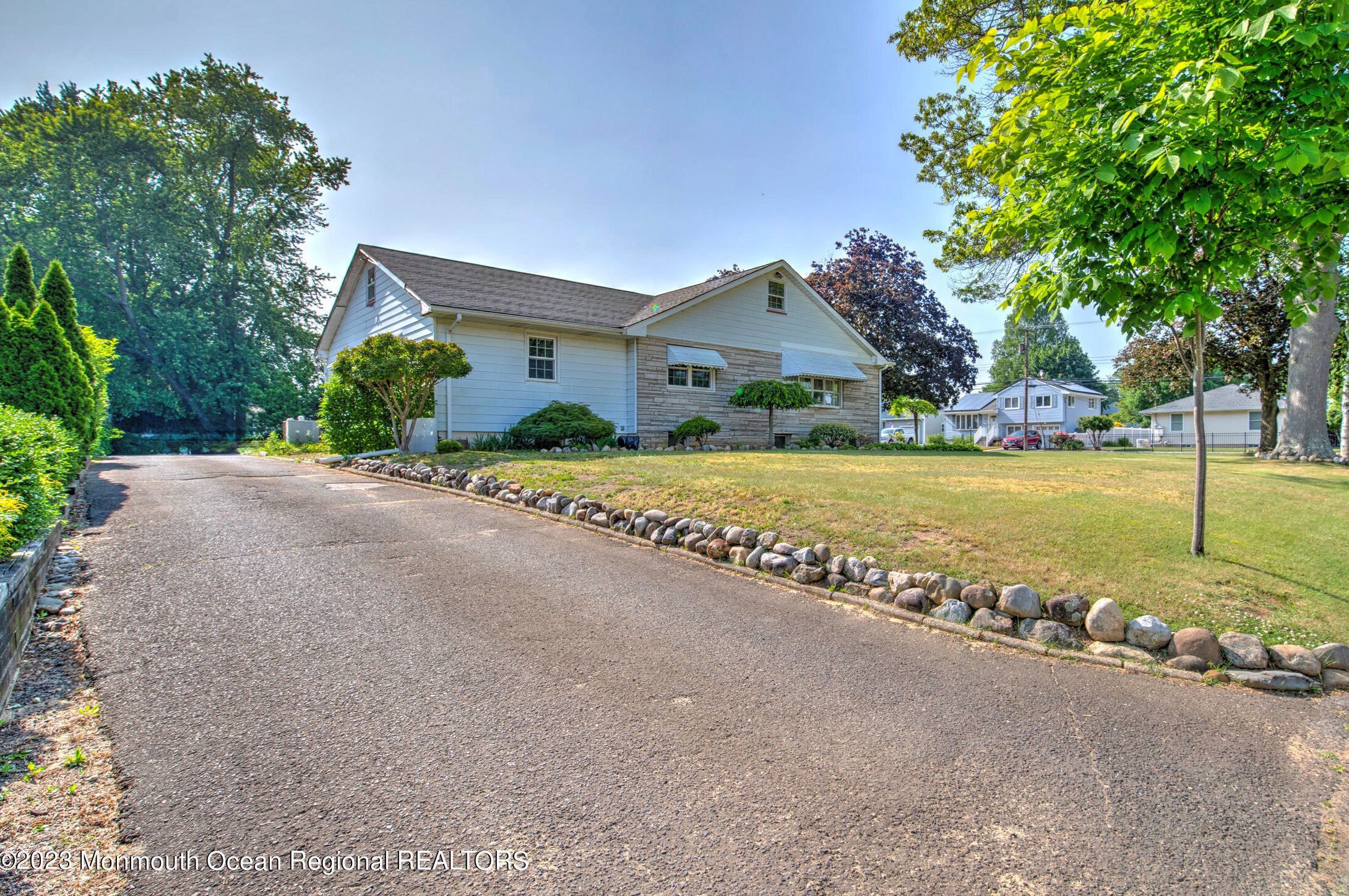 38 Helen Ave, East Freehold, NJ 07728-2625