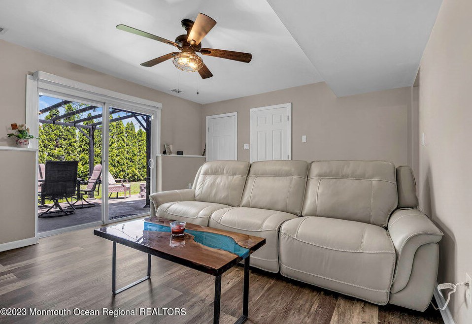 20 Monroe St, Keyport NJ  07735-1461 exterior