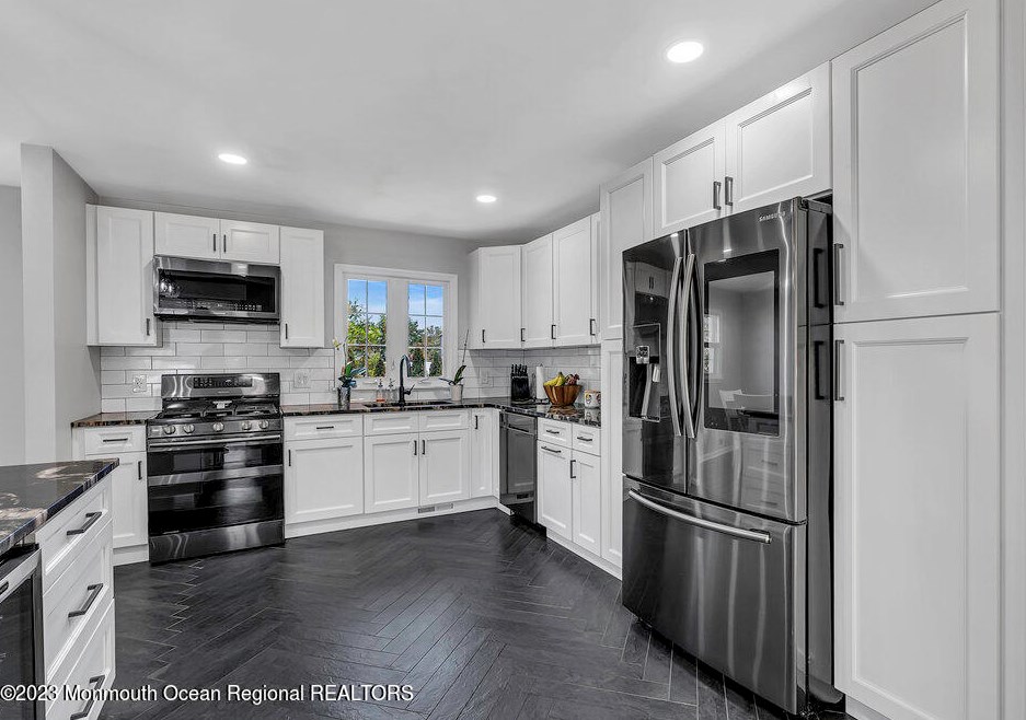 20 Monroe St, Keyport NJ  07735-1461 exterior