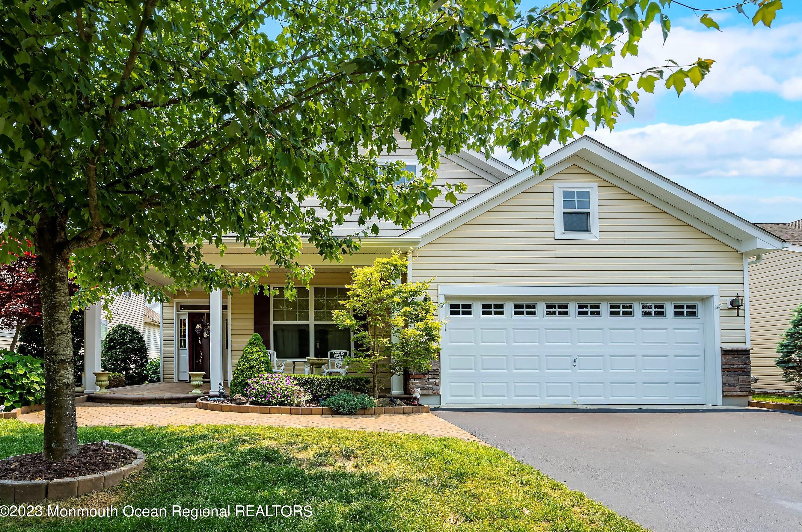 51 Huntington Dr, Jackson Twp, NJ 08527