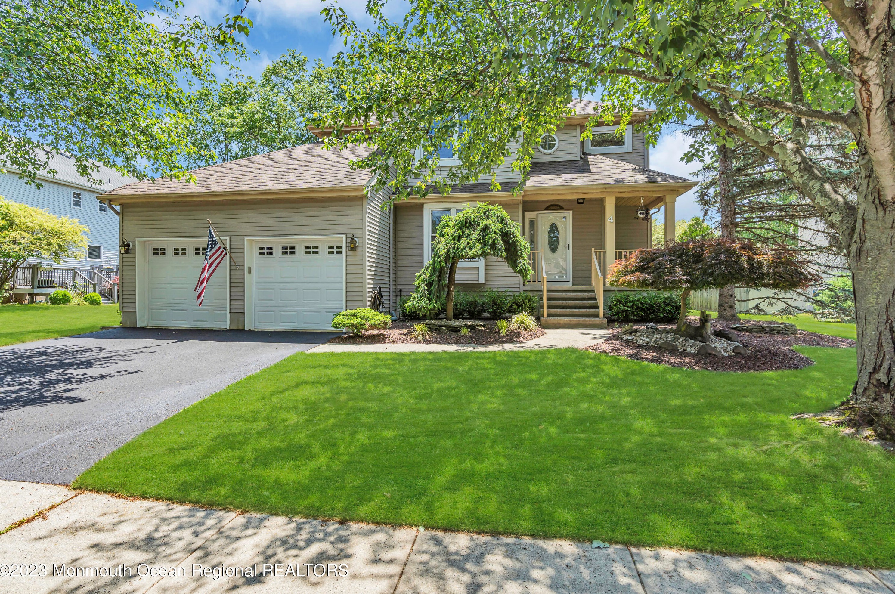 4 Janet Dr, Morganville, NJ 07751