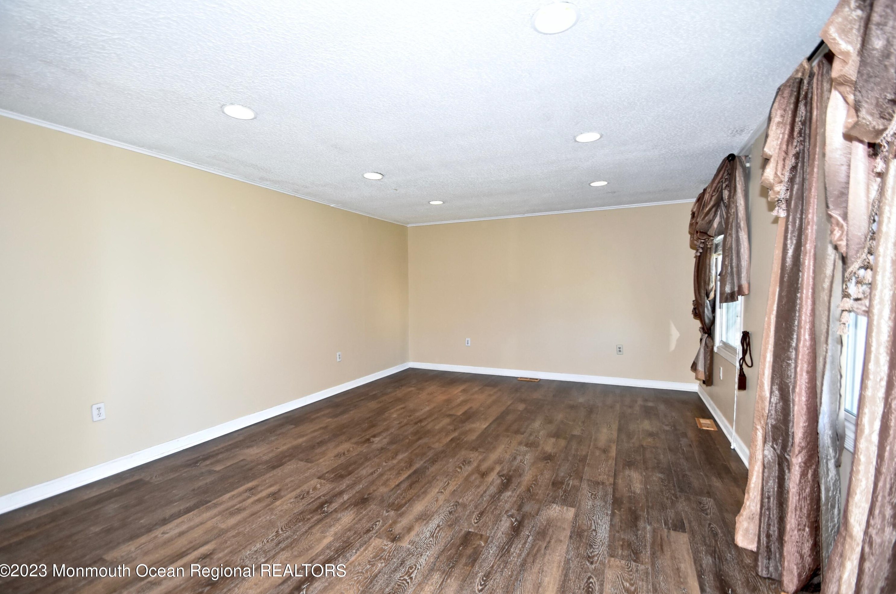 1212 Middlesex St, Toms River NJ 08757-1816 exterior