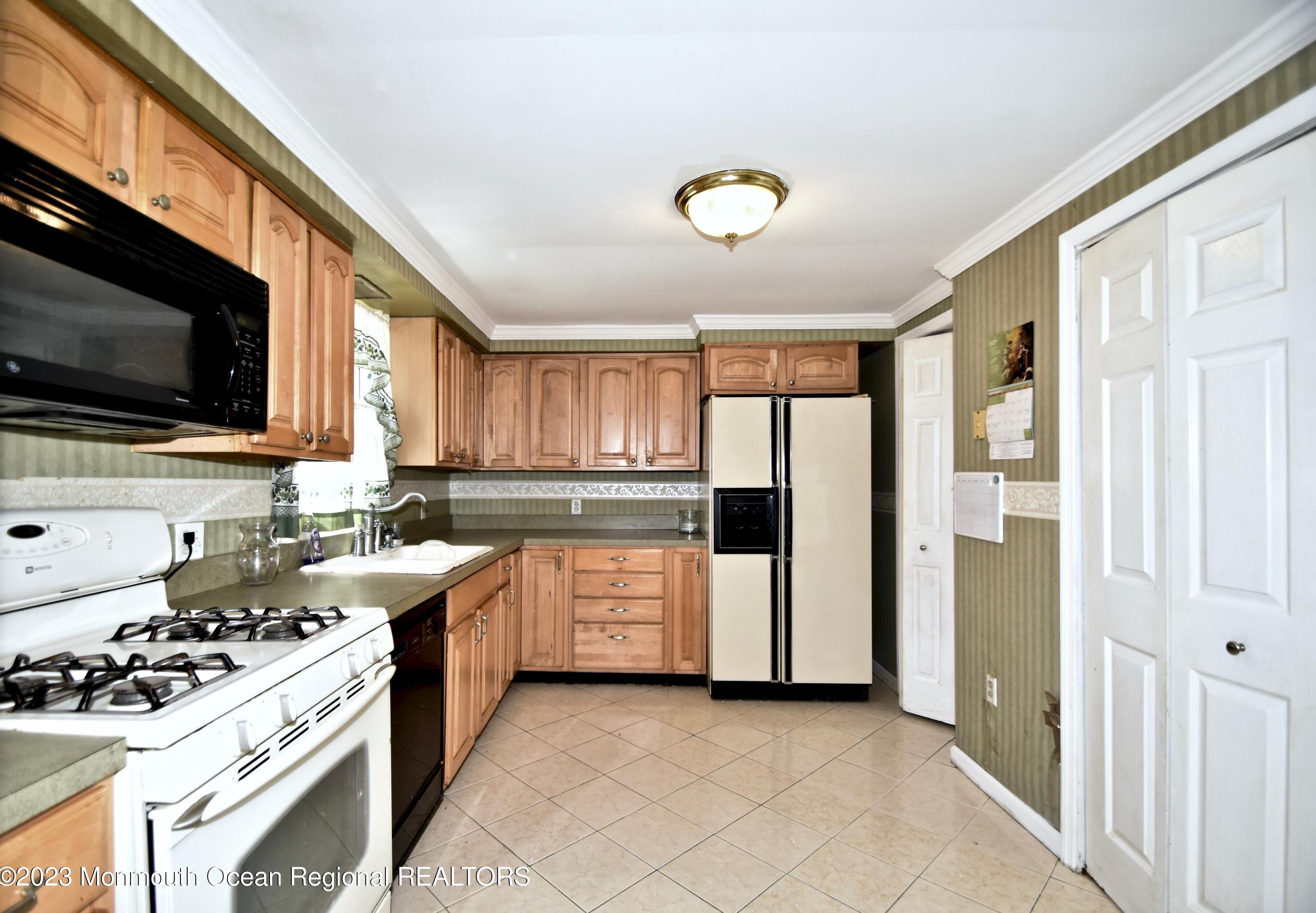 1212 Middlesex St, Toms River NJ 08757-1816 exterior