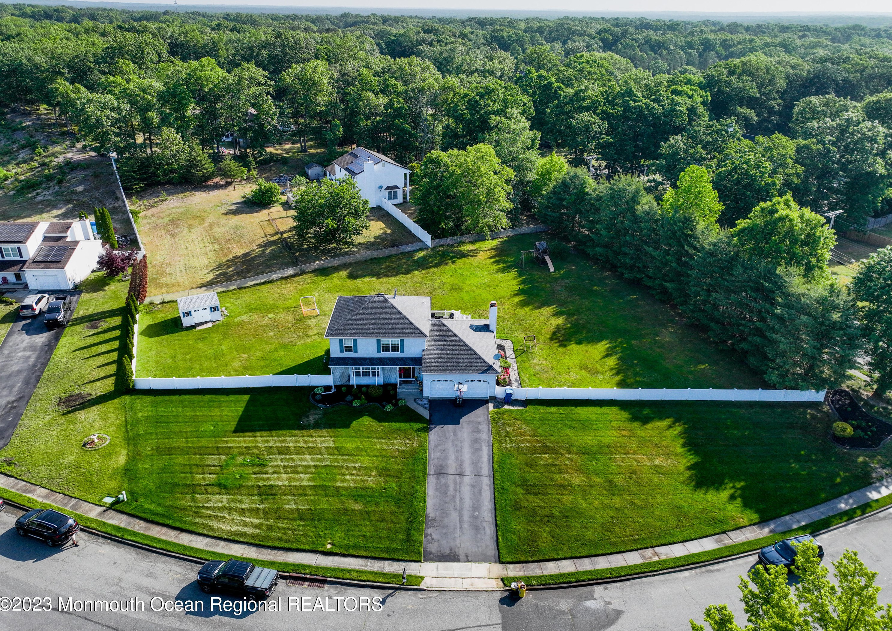 2 Rococo Ct, Jackson Twp, NJ 08527