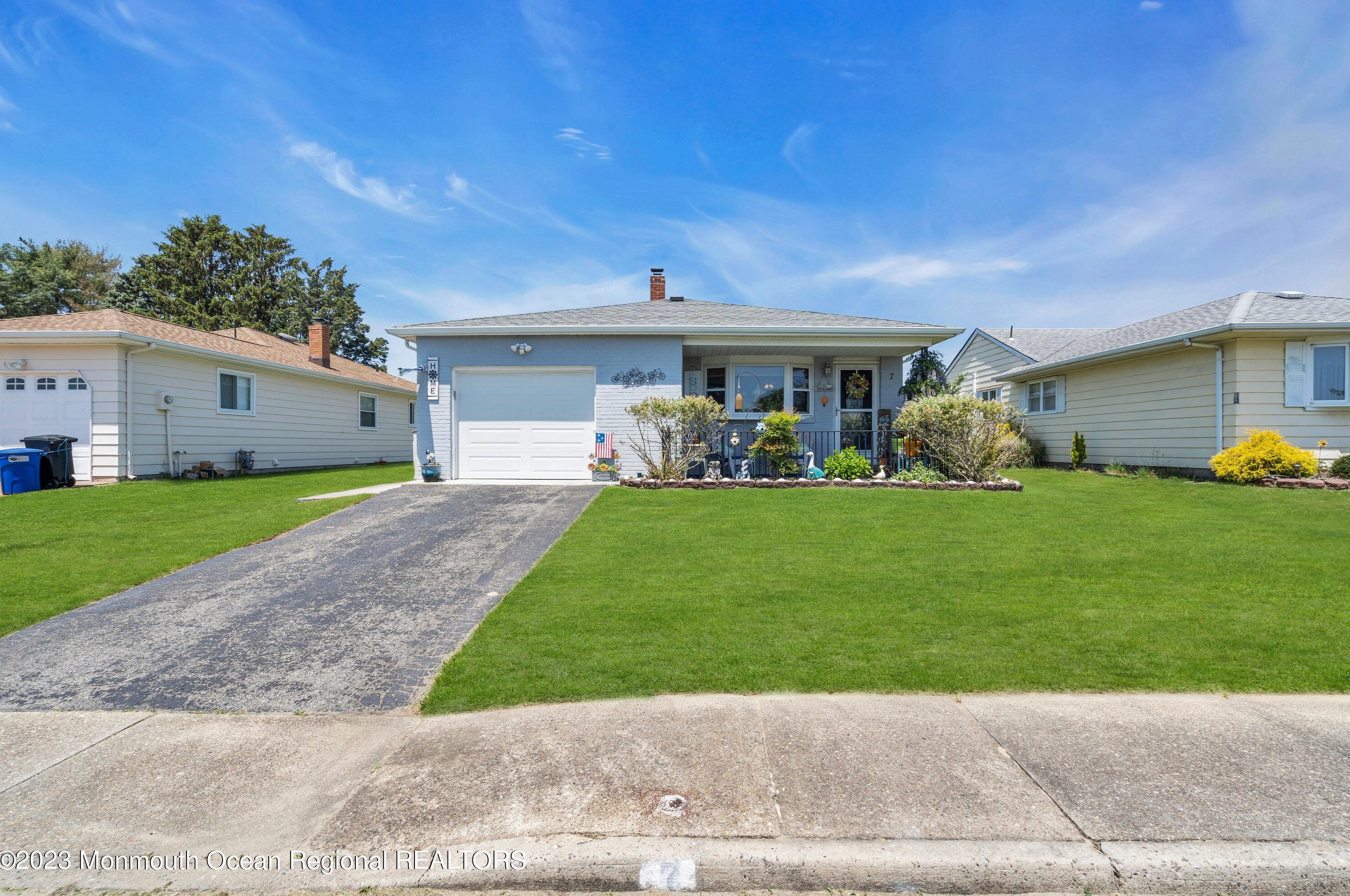 7 Palmetto Point St, Toms River, NJ 08757-3722