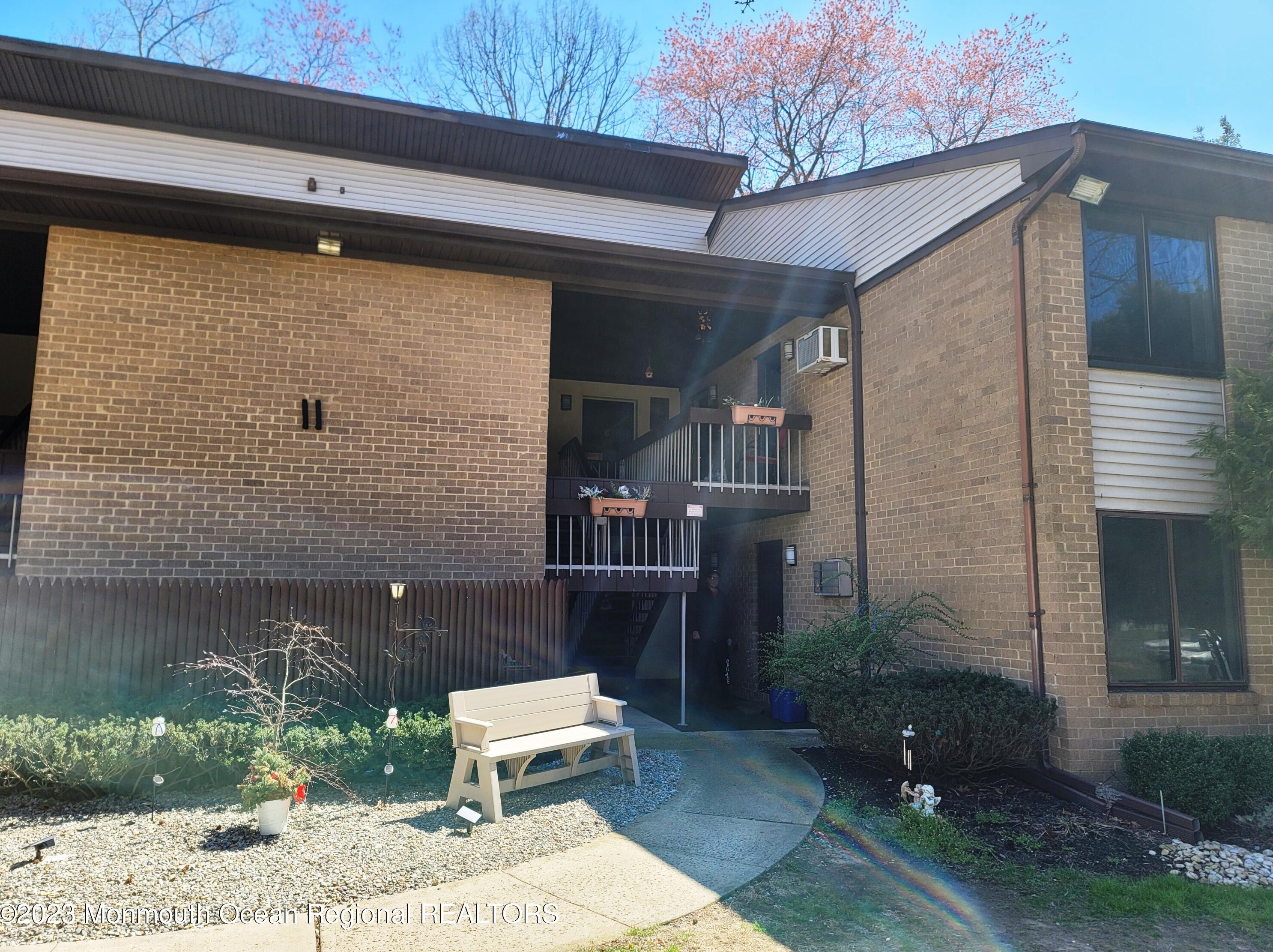 11 Pine Cluster Cir, Millstone Township, NJ 07726-1972