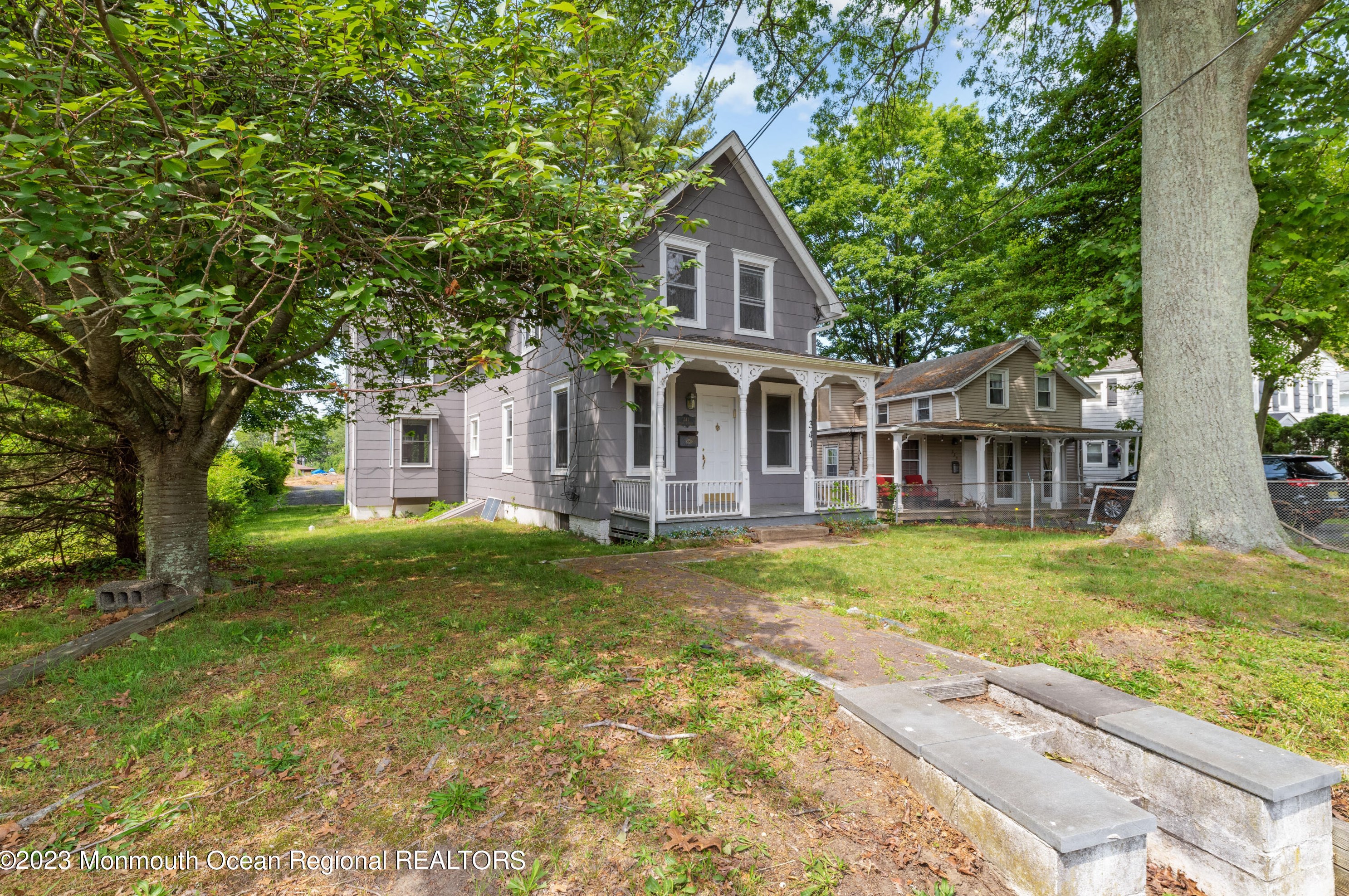 341 Park Ave, Oakhurst, NJ 07755-1643