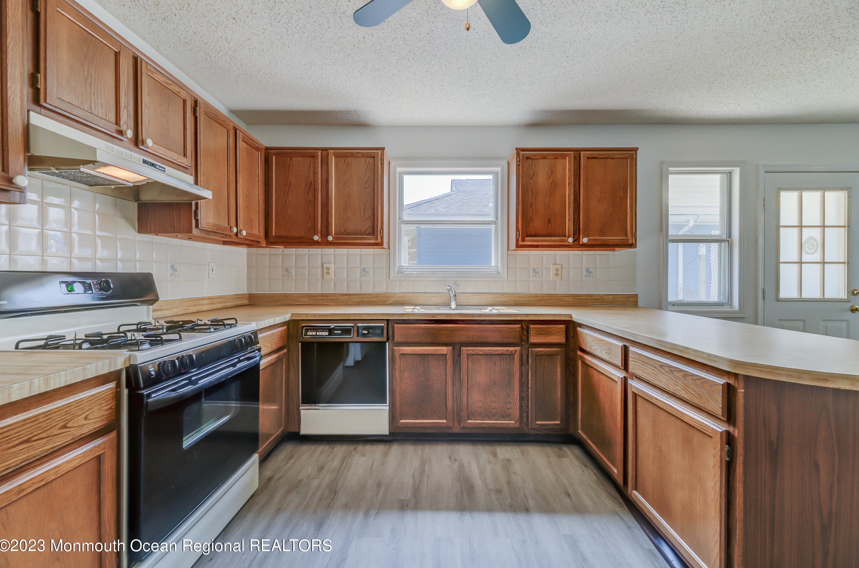 33 Kinkora Ct, Toms River, NJ 08757-6429