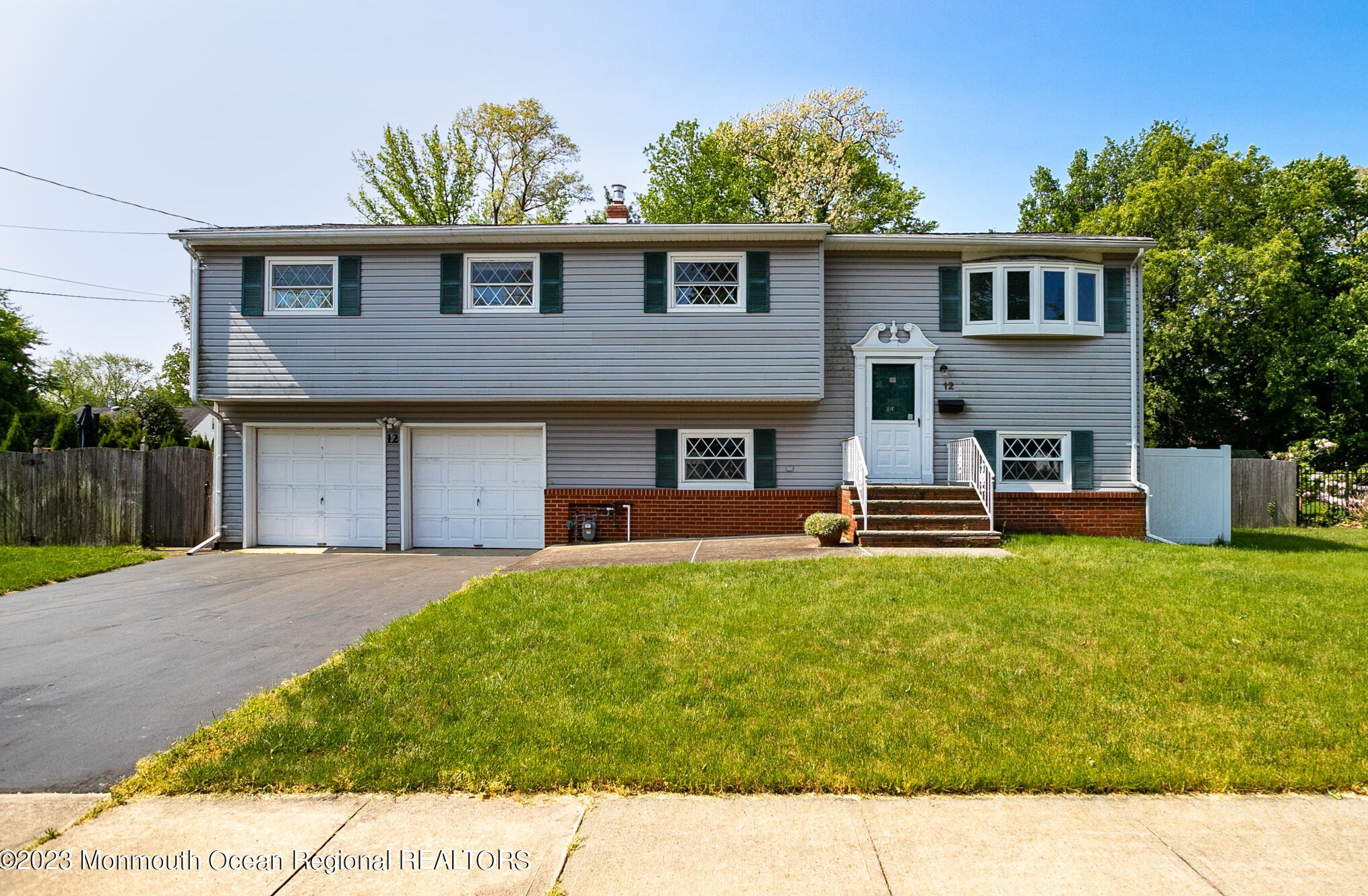 12 Thorne Pl, Middletown, NJ 07748