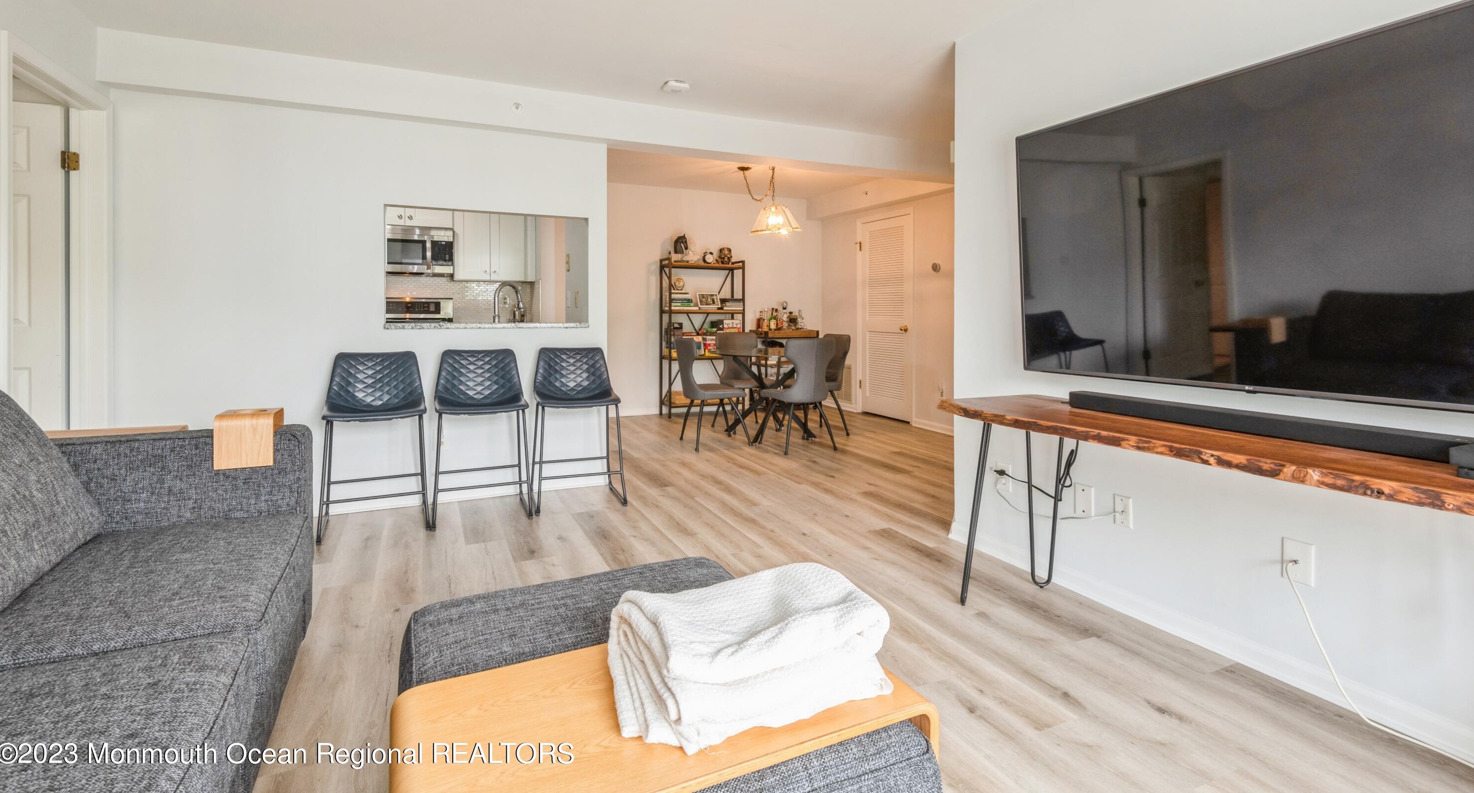 217 Stratford Pl, Bound Brk, NJ 08805