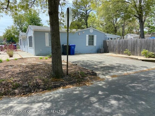532 Bradley Blvd, Toms River, NJ 08753-8901
