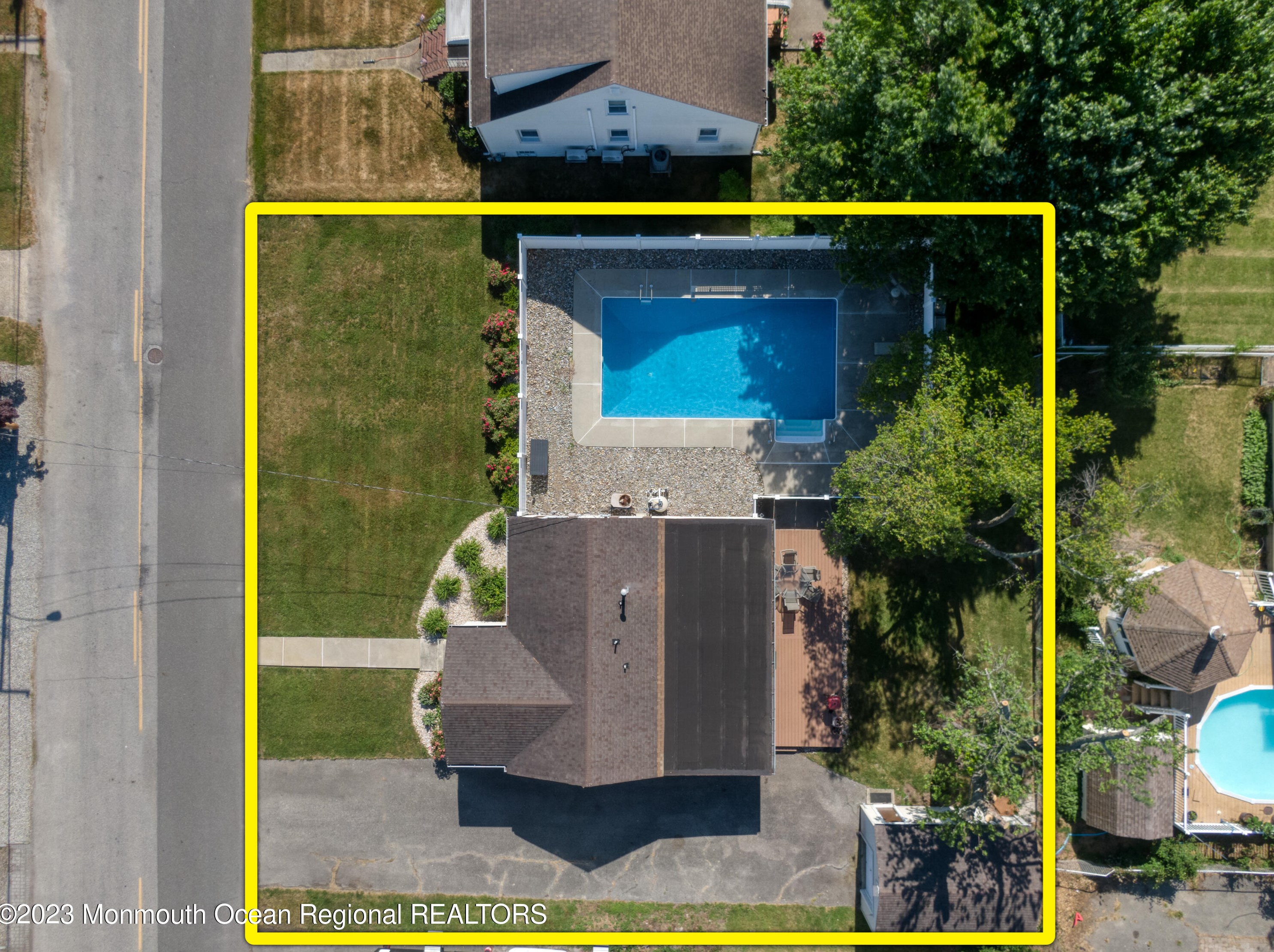 624 Lakewood Ave, Ocean Gate, NJ 08740-1339