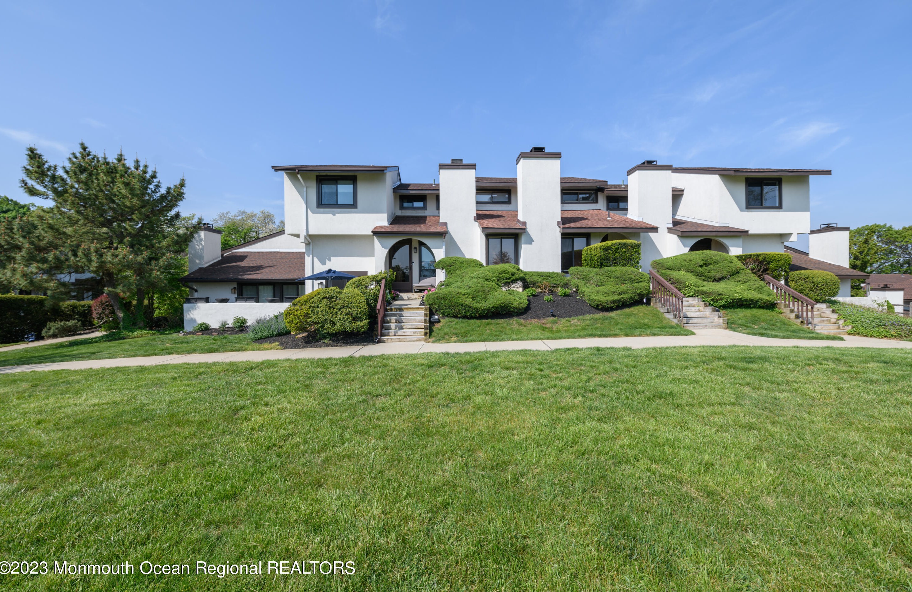 84 Tower Hill Dr, Tinton Falls, NJ 07701