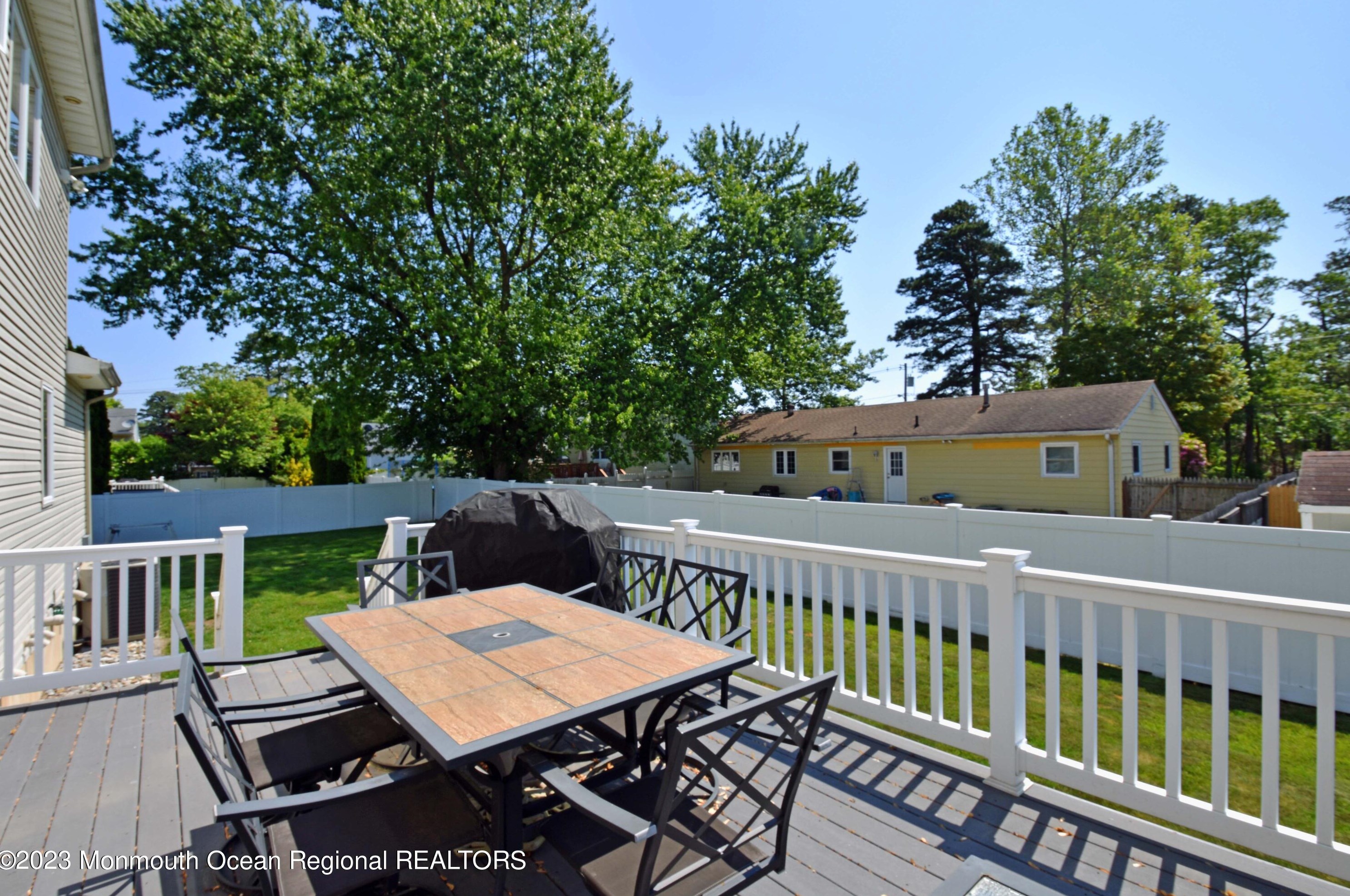 917 Mizzen Ave, Beachwood, NJ 08722-4513