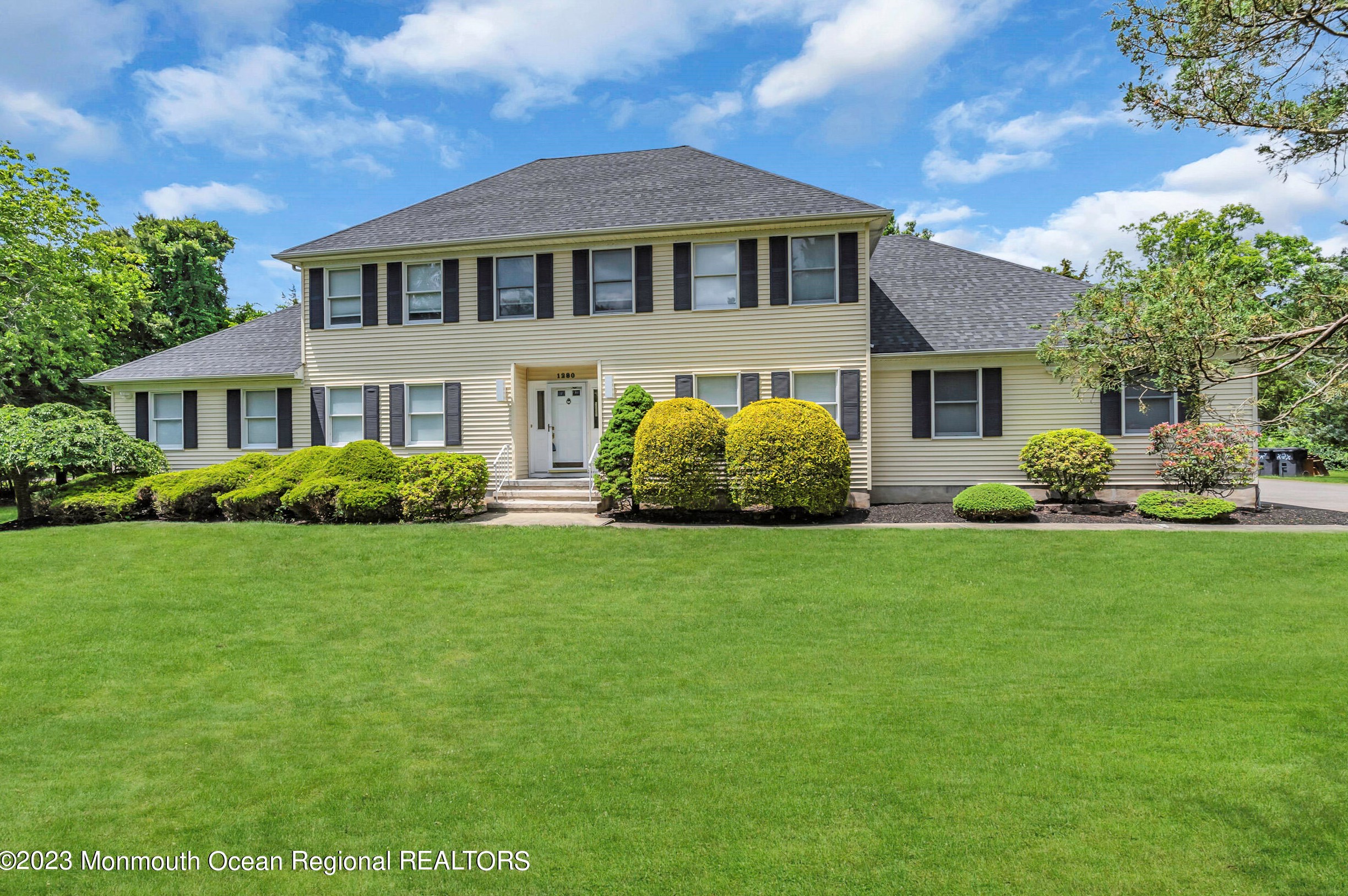 1280 Rolls Ct, Toms River, NJ 08755-1349