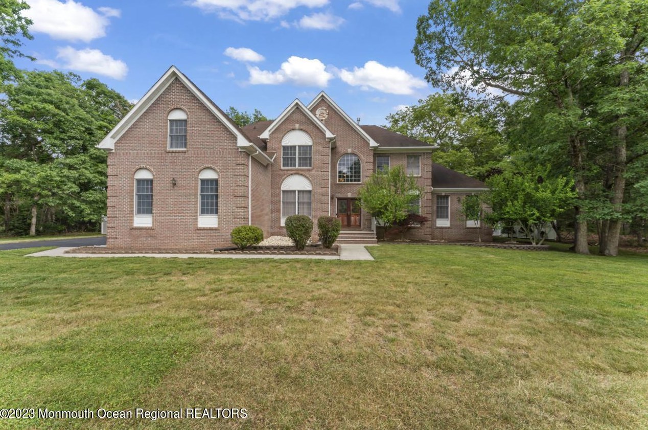 2211 Longest Dr, Toms River, NJ 08755-1411