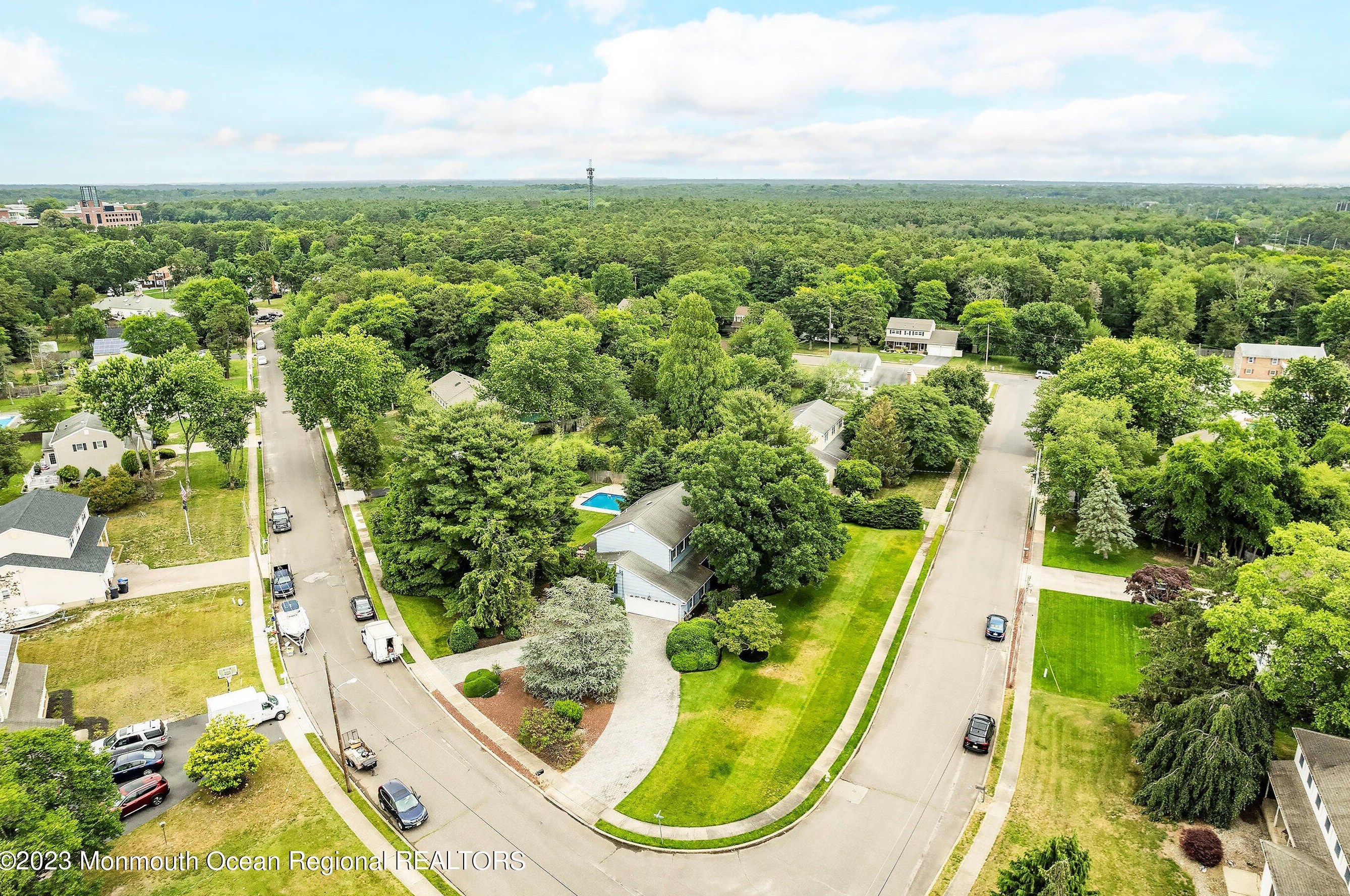 2 Trinity Pl, Toms River, NJ 08753
