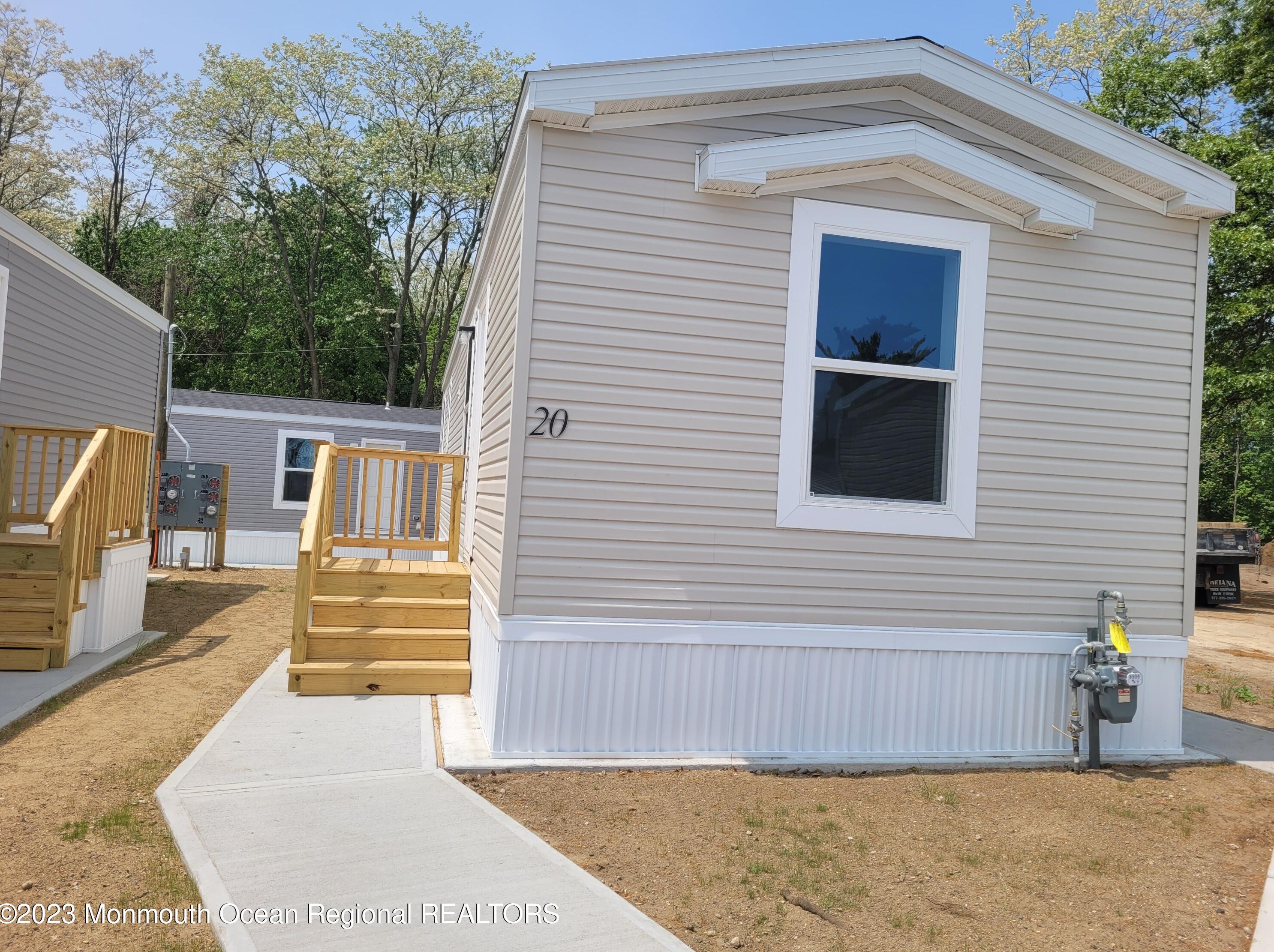 20 Avenue D, Ideal Beach, NJ 07734-3208