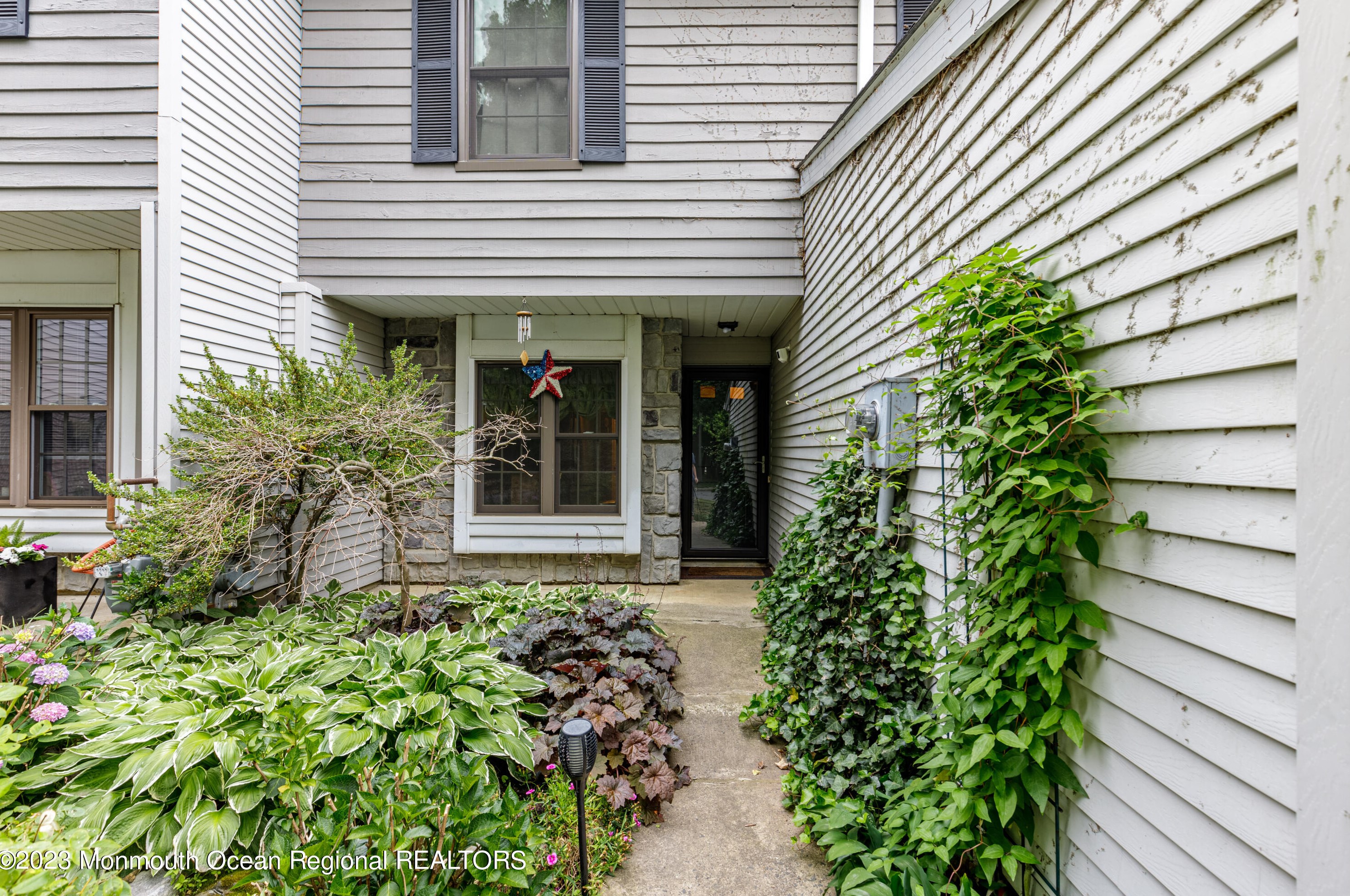 112 Carriage Ln, Oceanport, NJ 07757-1169