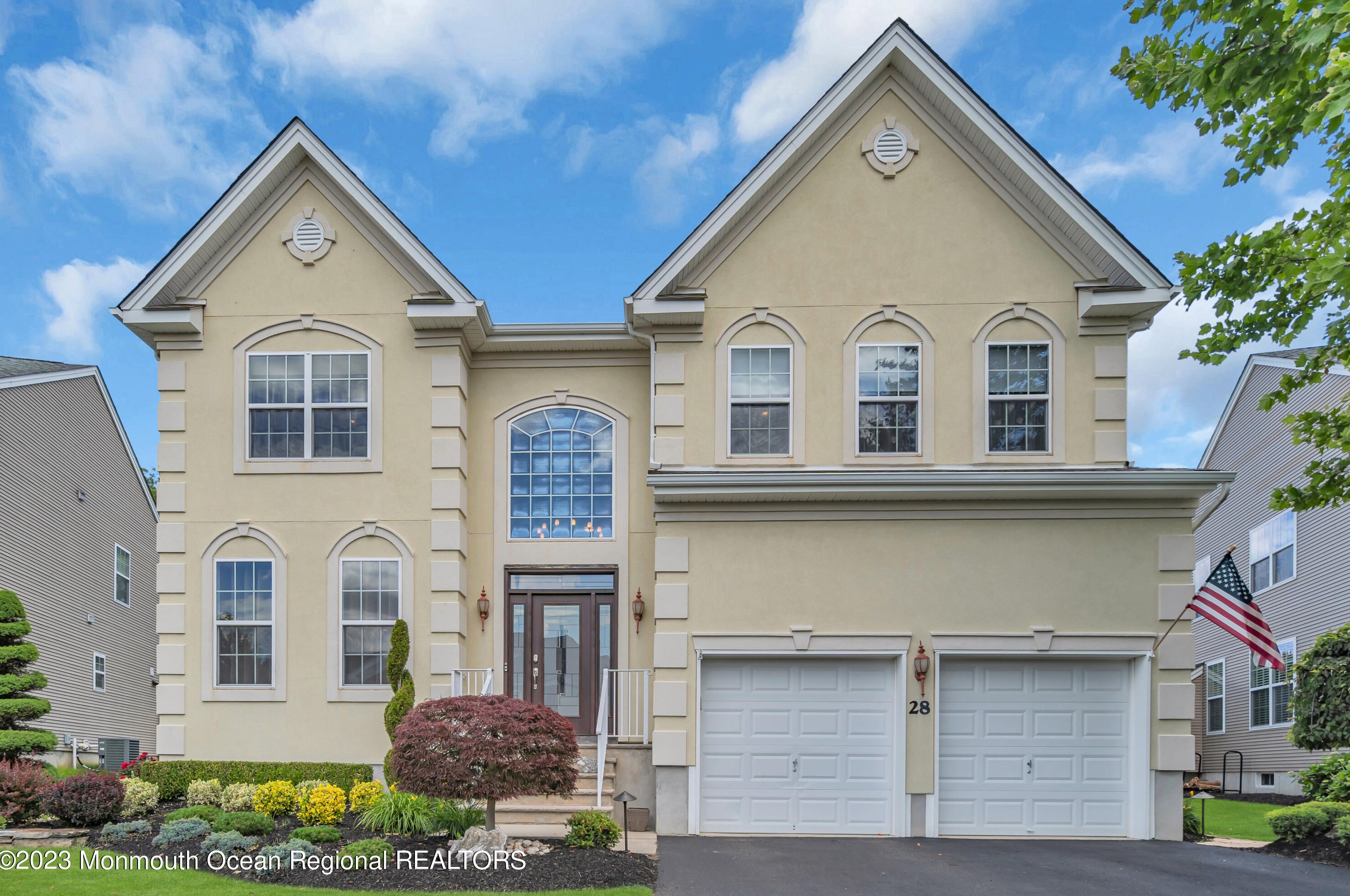 28 Mulberry Dr, Millstone Township, NJ 07726-4172