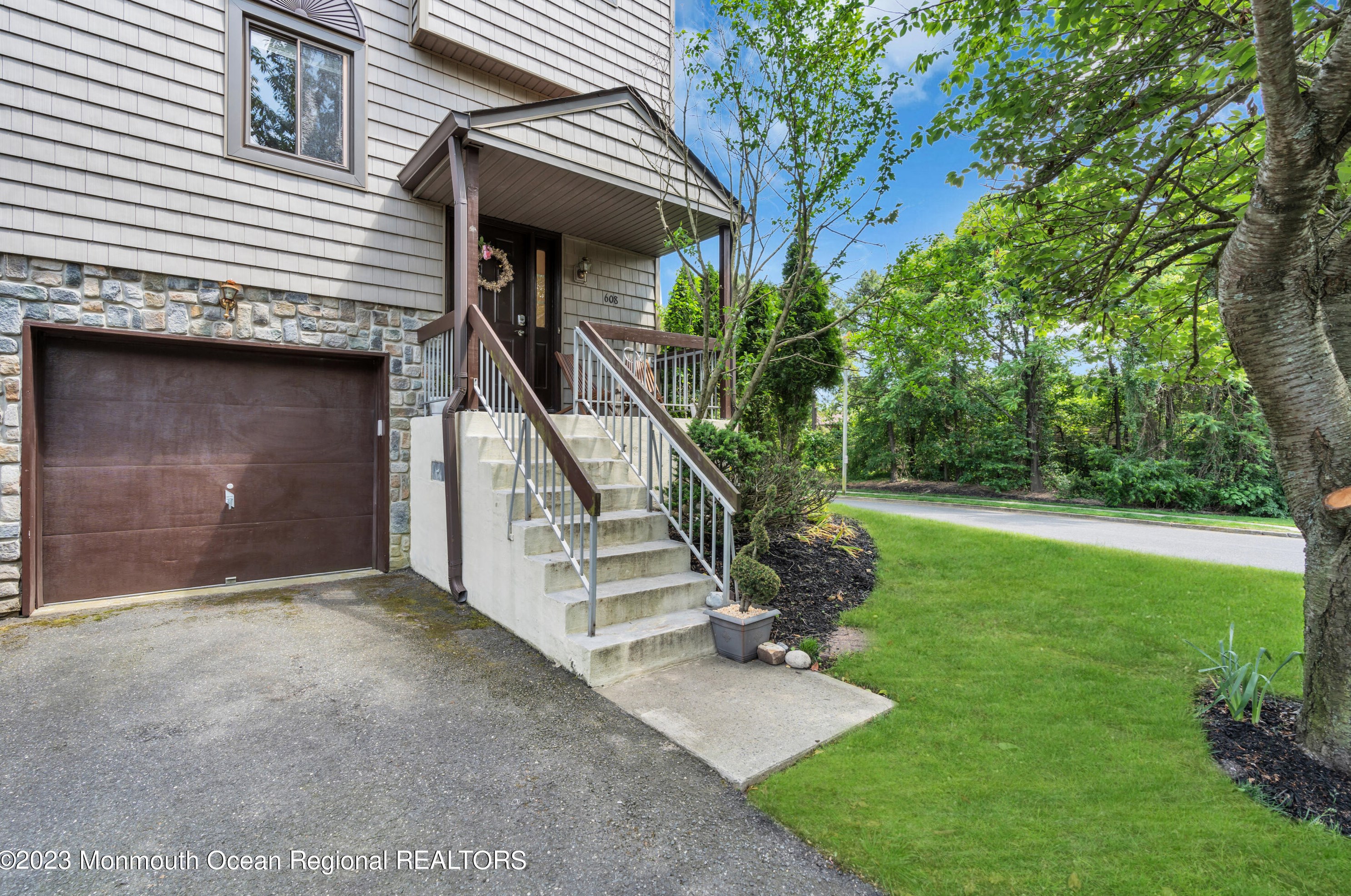 608 Alpine Trl, Wall Township, NJ 07753-4454