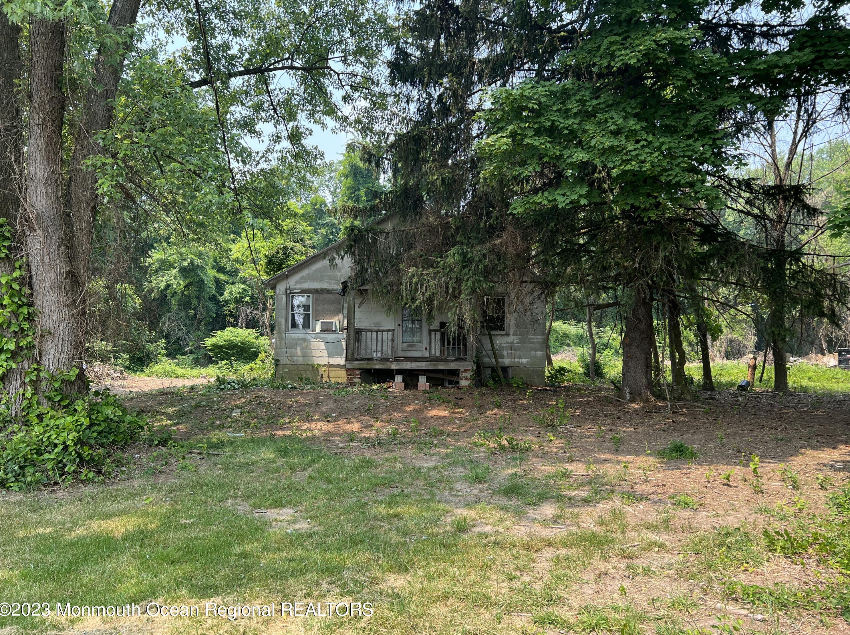 103 Brookside Rd, Millstone Township, NJ 08510-1534