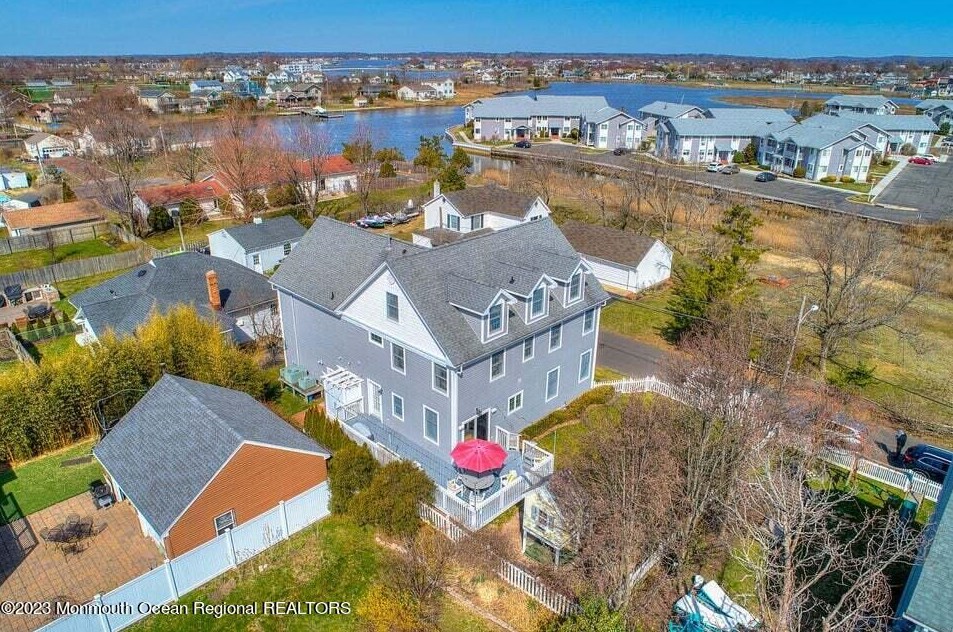 6 Cherry St, Monmouth Beach, NJ 07750
