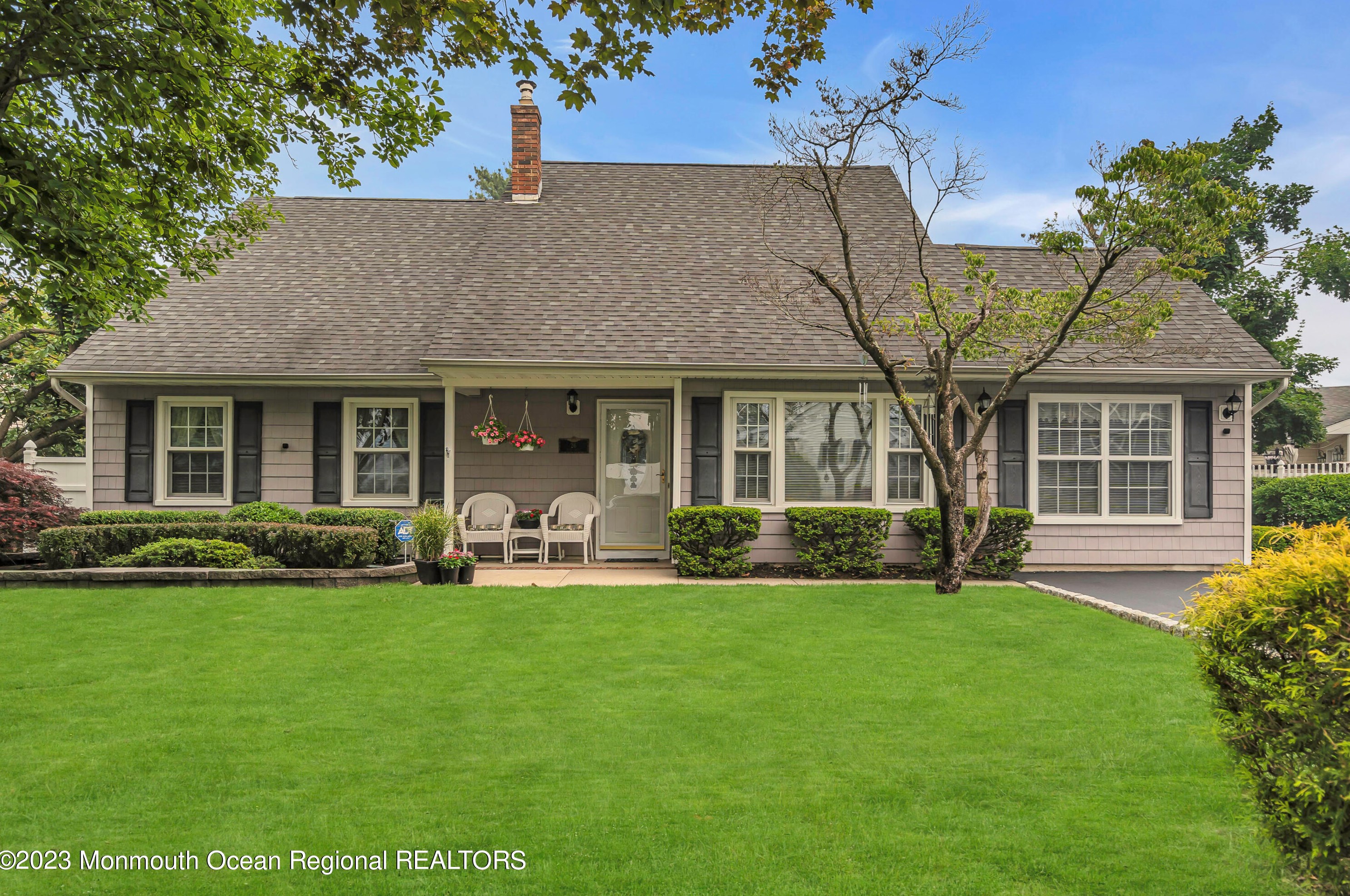 26 Lisa Dr, Hazlet, NJ 07730