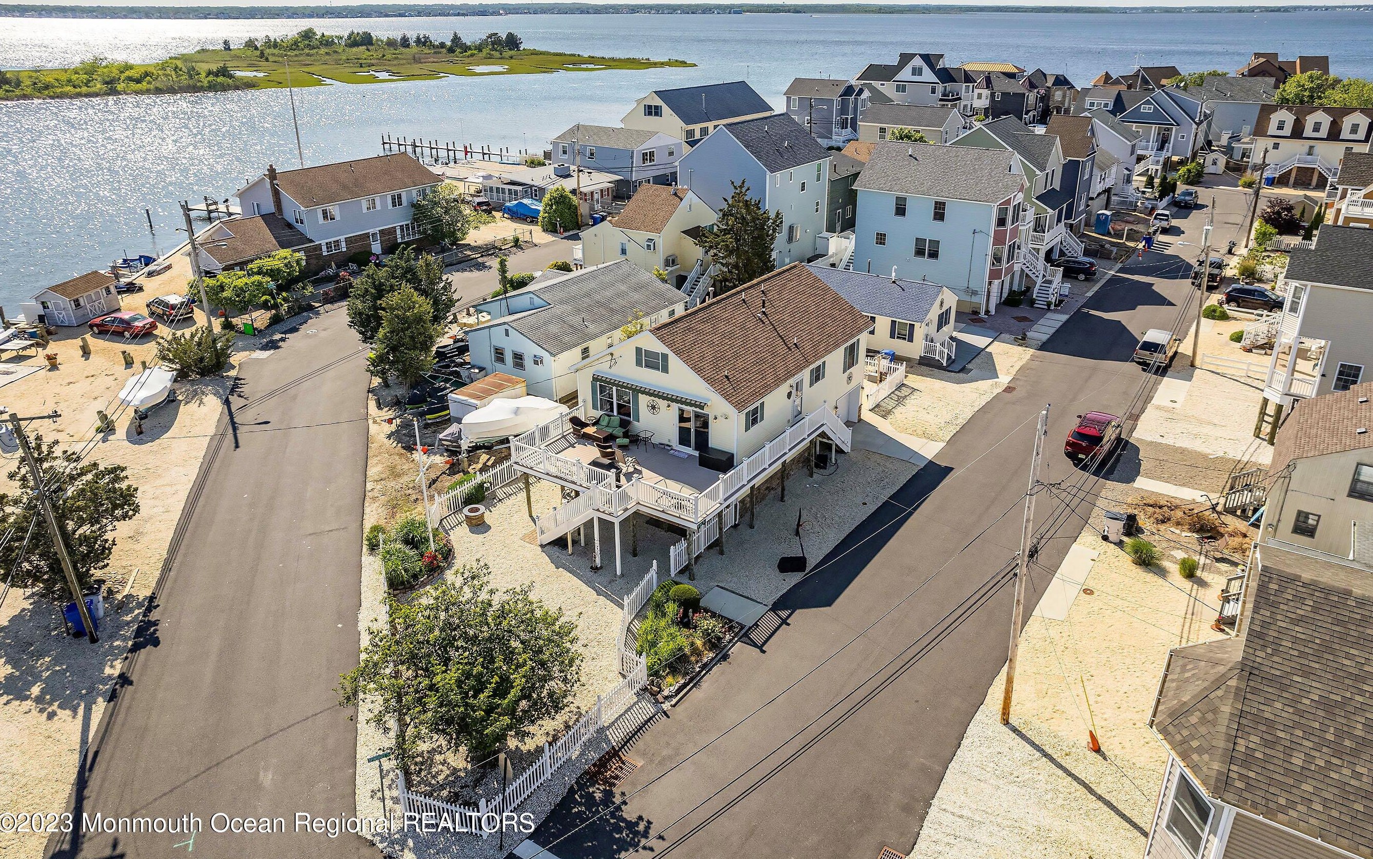 1 Spindrift Rd, Pelican Island, NJ 08751