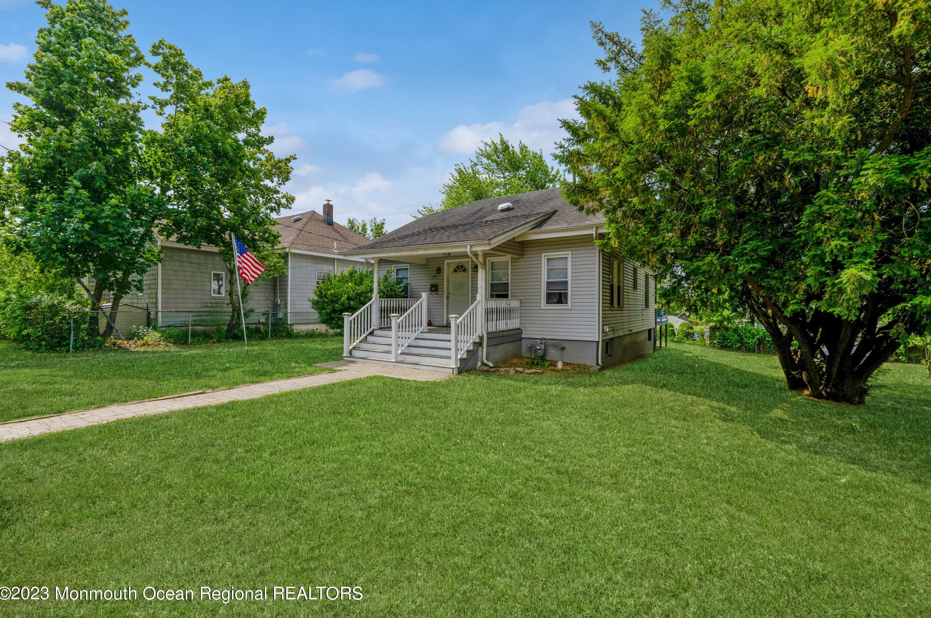 99 W Highland Ave, Atlantic Highlands, NJ 07716