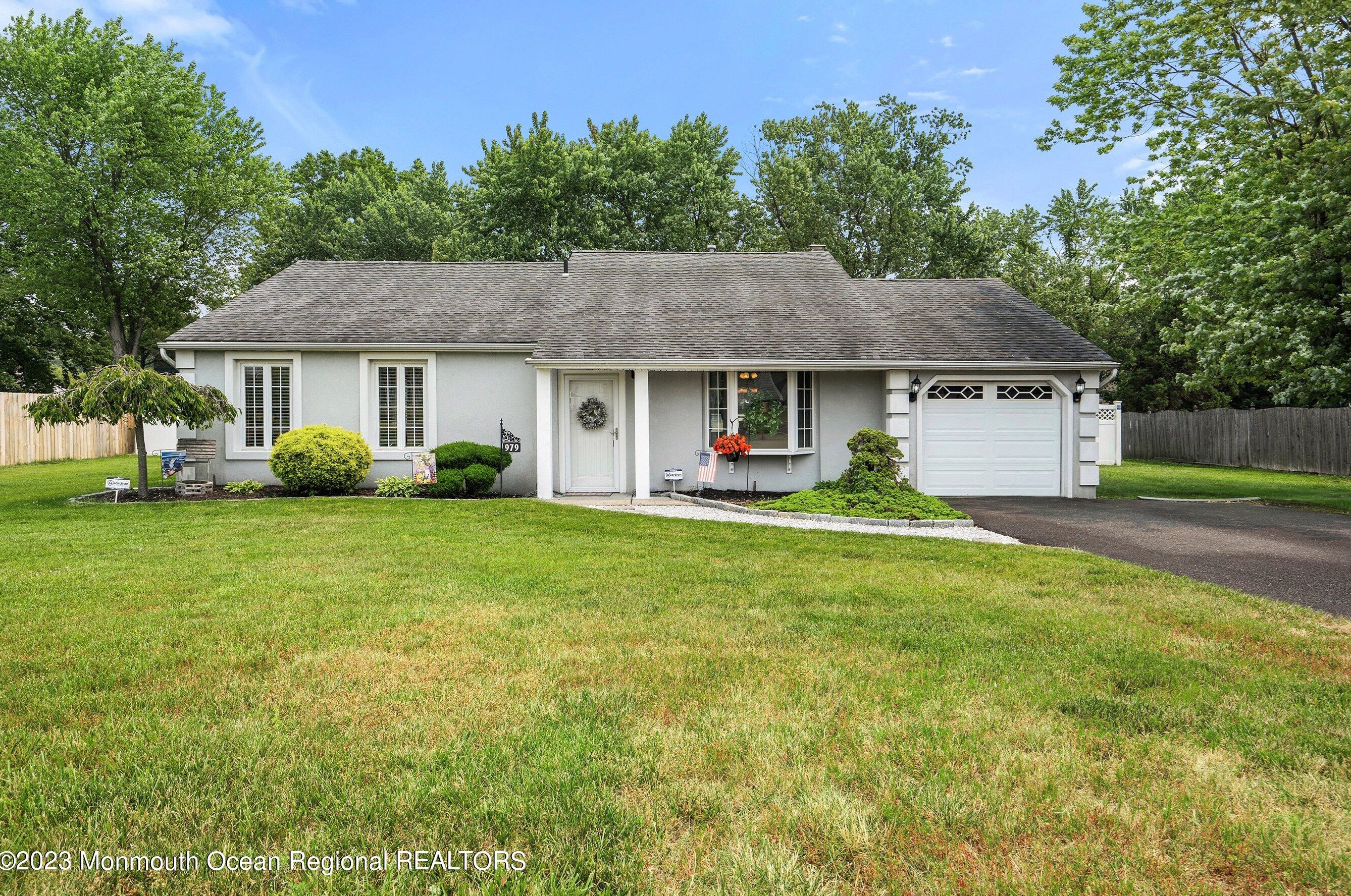 979 Cedar Grove Rd, Toms River, NJ 08753-3414
