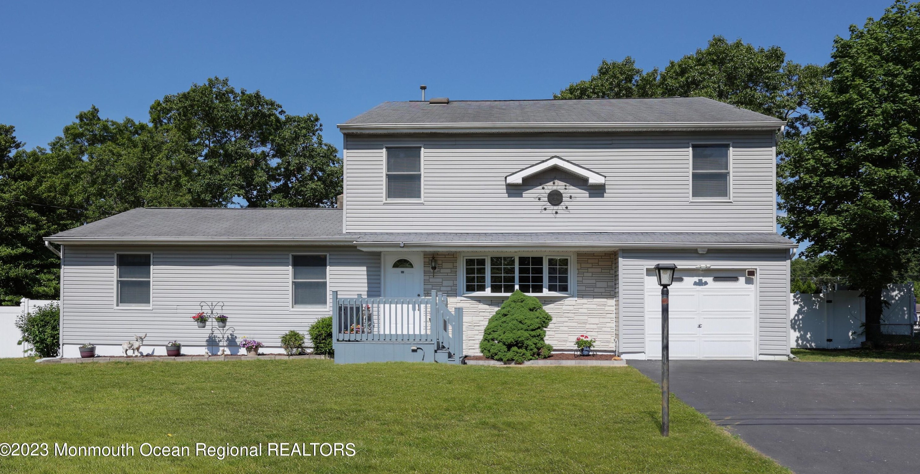 39 Arlyn Dr, Wall Township, NJ 07731