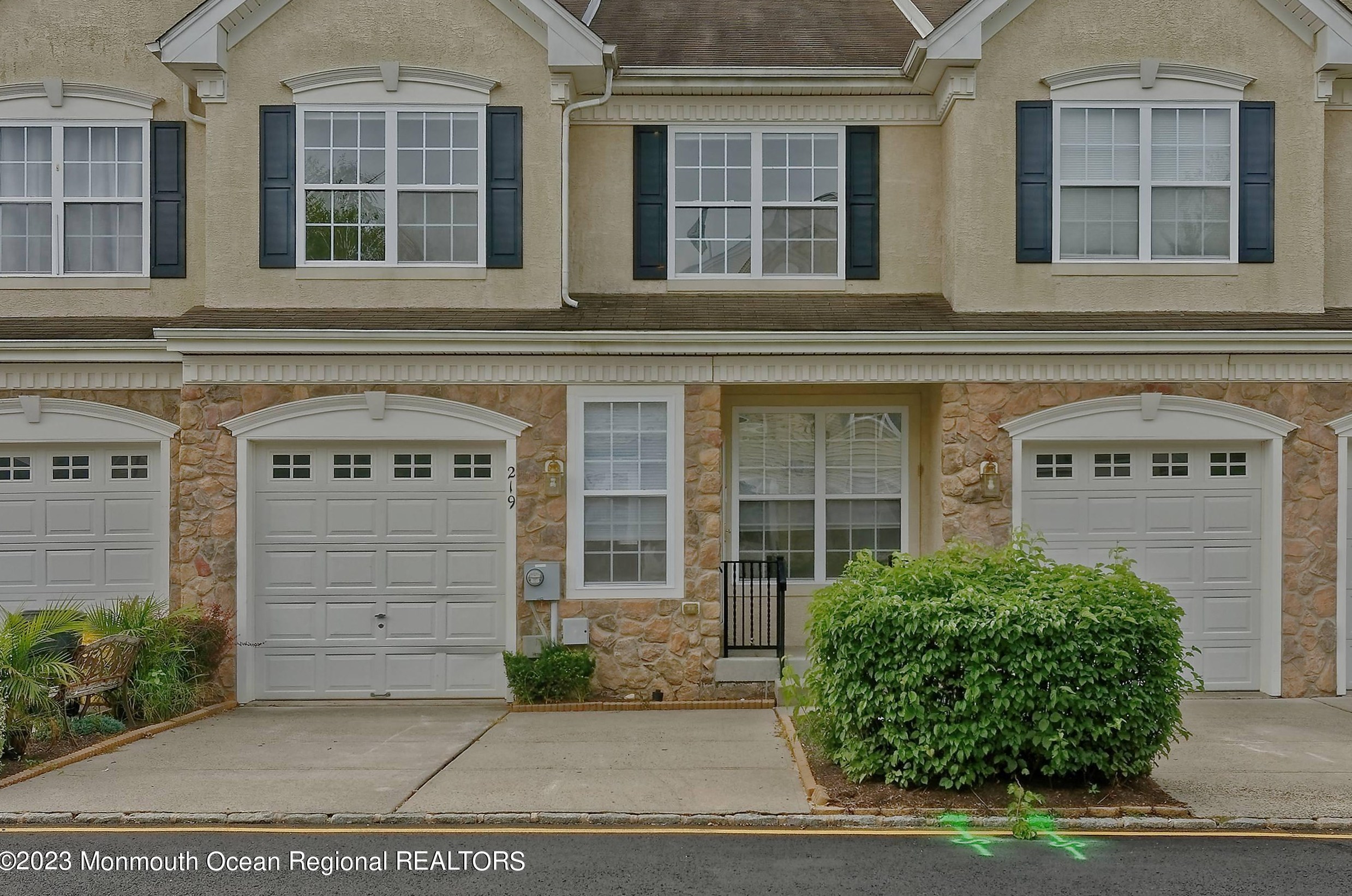 219 Brookfield Dr, Jackson Twp, NJ 08527