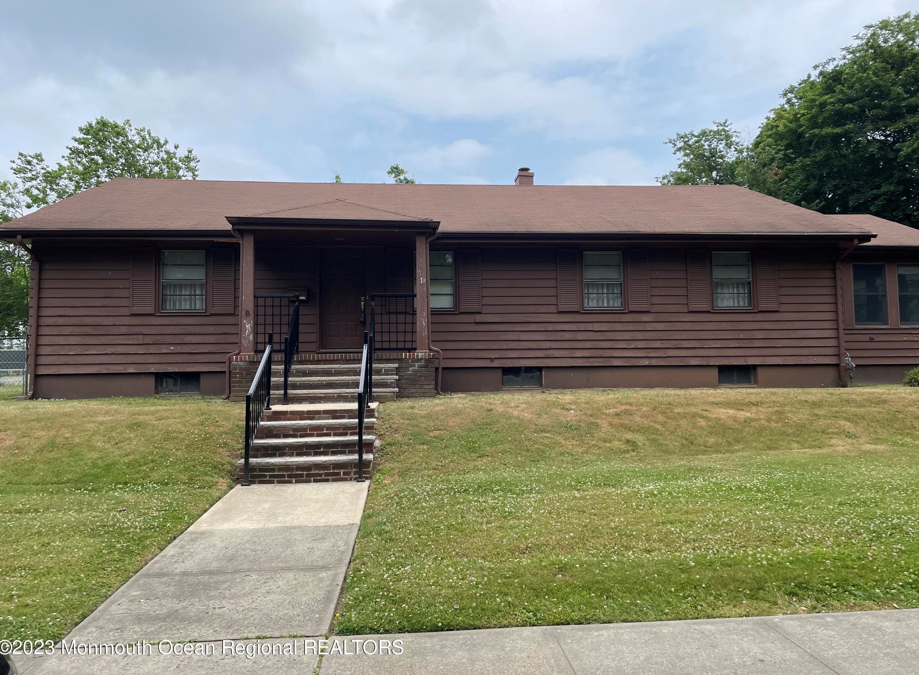 1 South St, Matawan, NJ 07747-3212