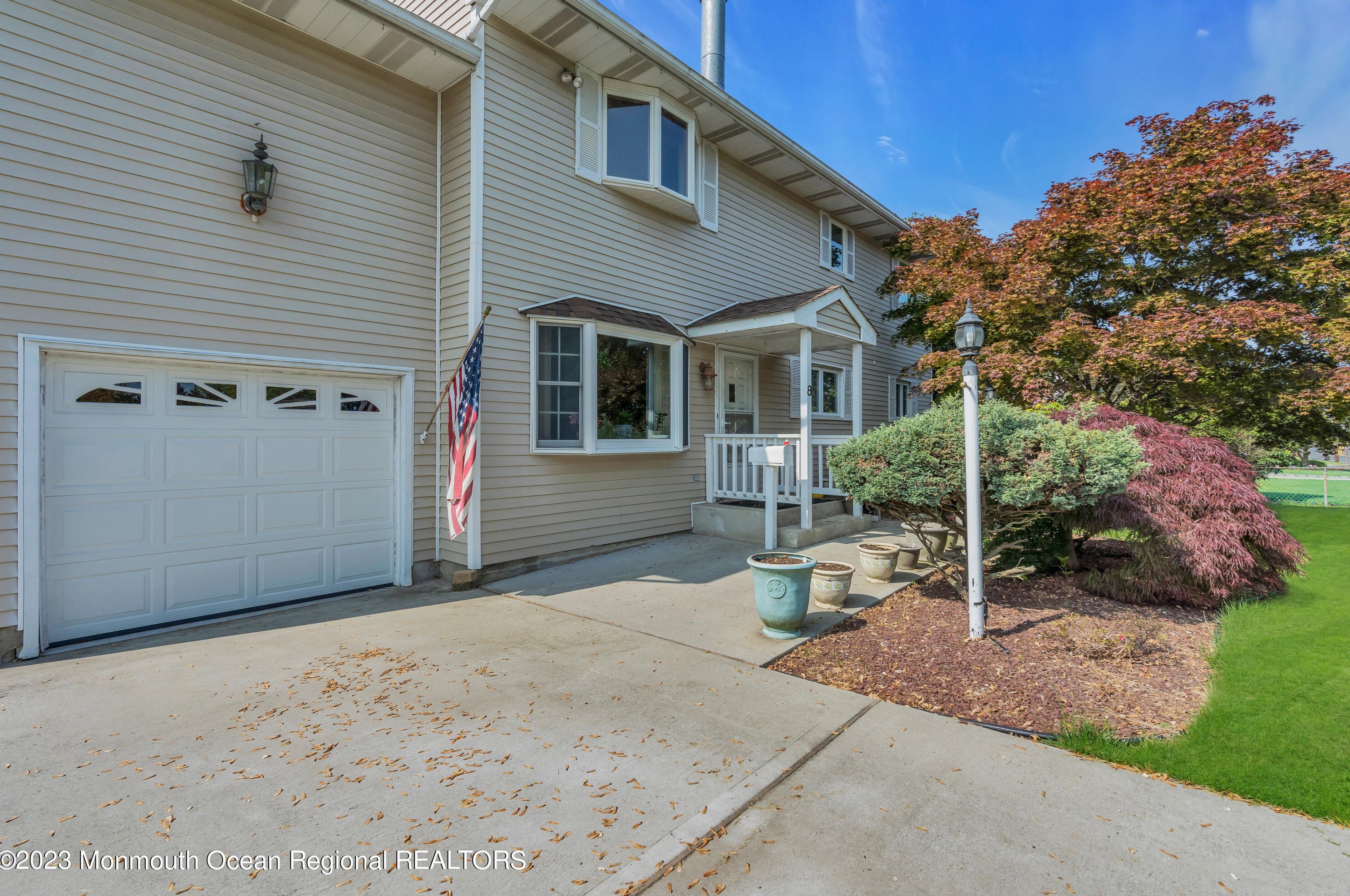 8 Willow Brook Rd, East Freehold, NJ 07728
