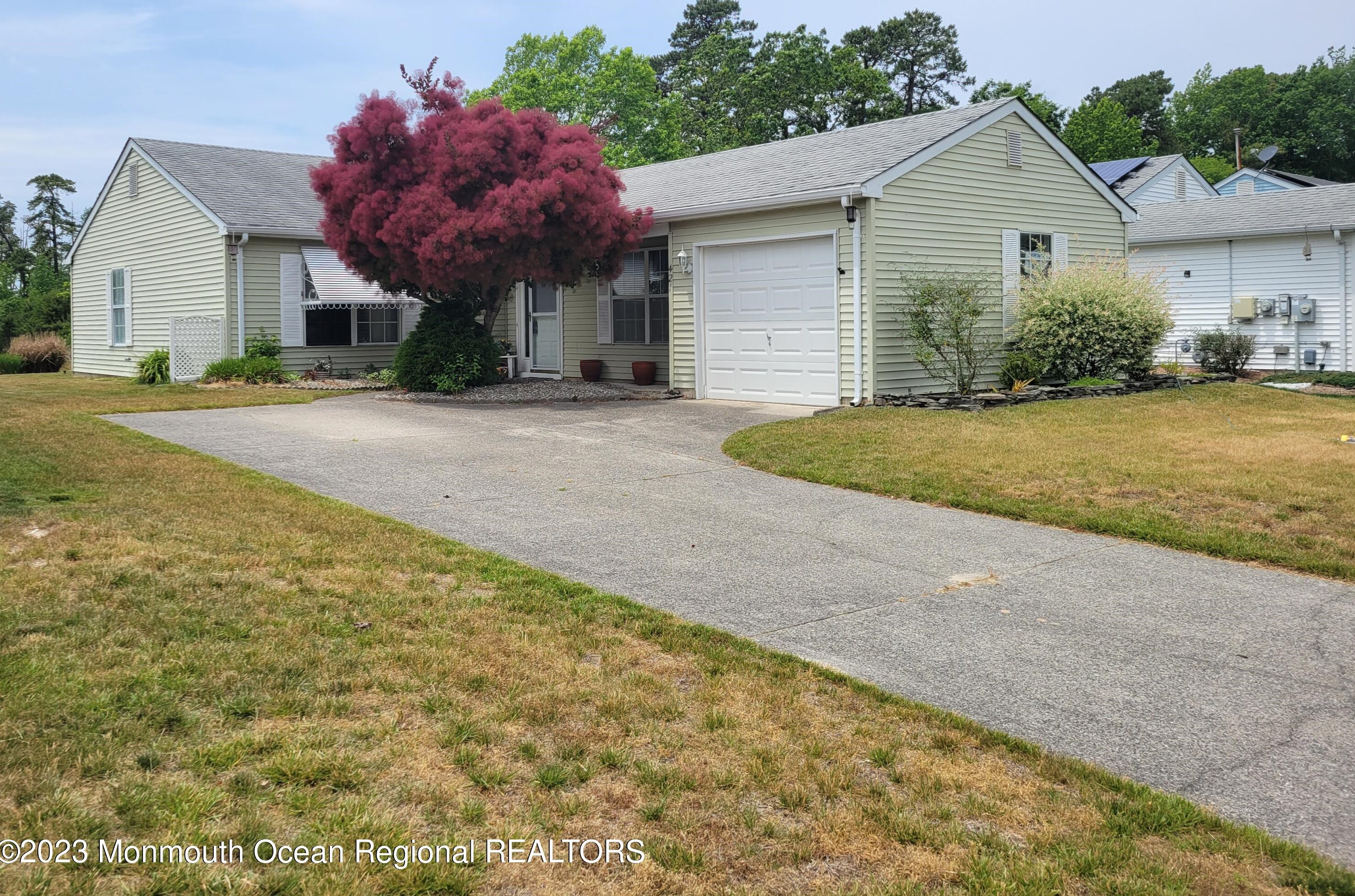421 Lexington Dr, Tuckerton, NJ 08087