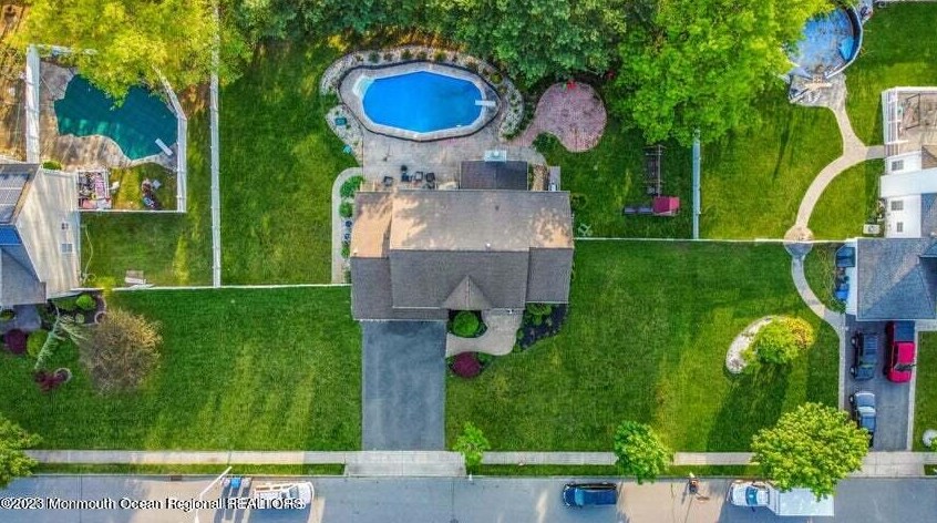 2042 Mackenzie Rd, Toms River, NJ 08755