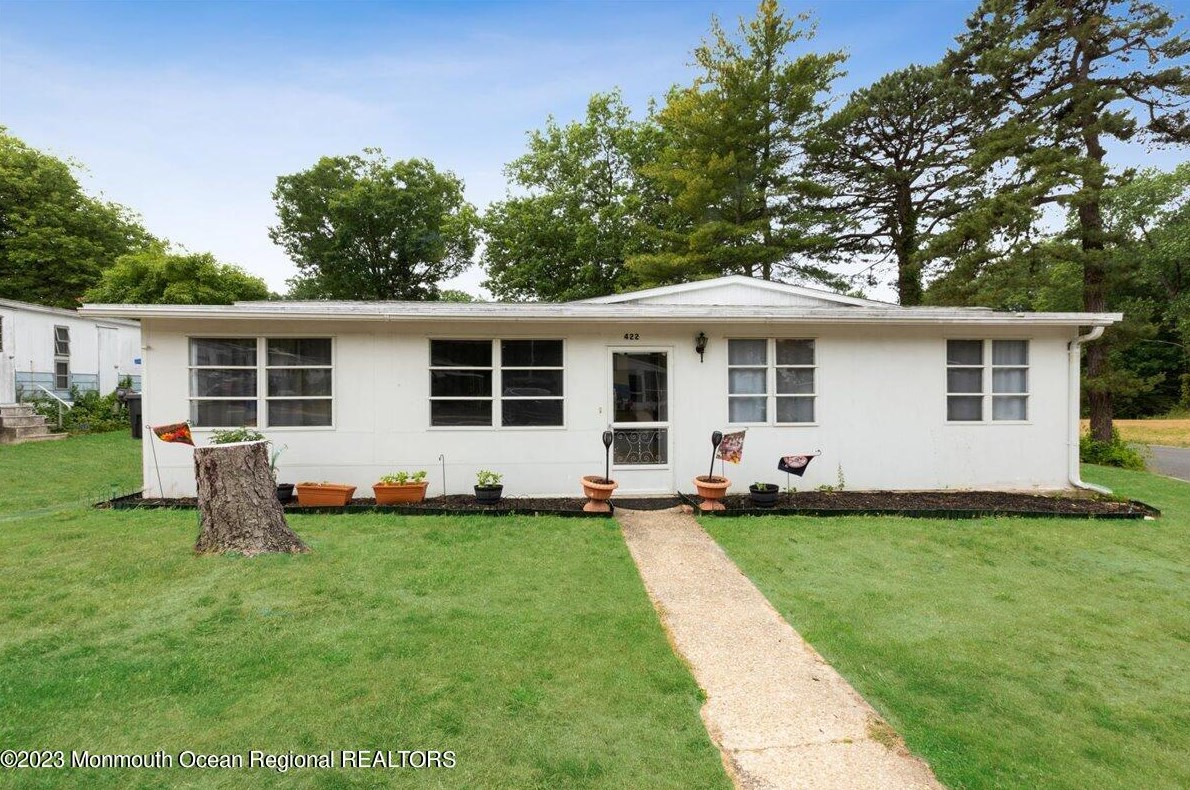 422 Roberts Rd, Toms River, NJ 08755-1233